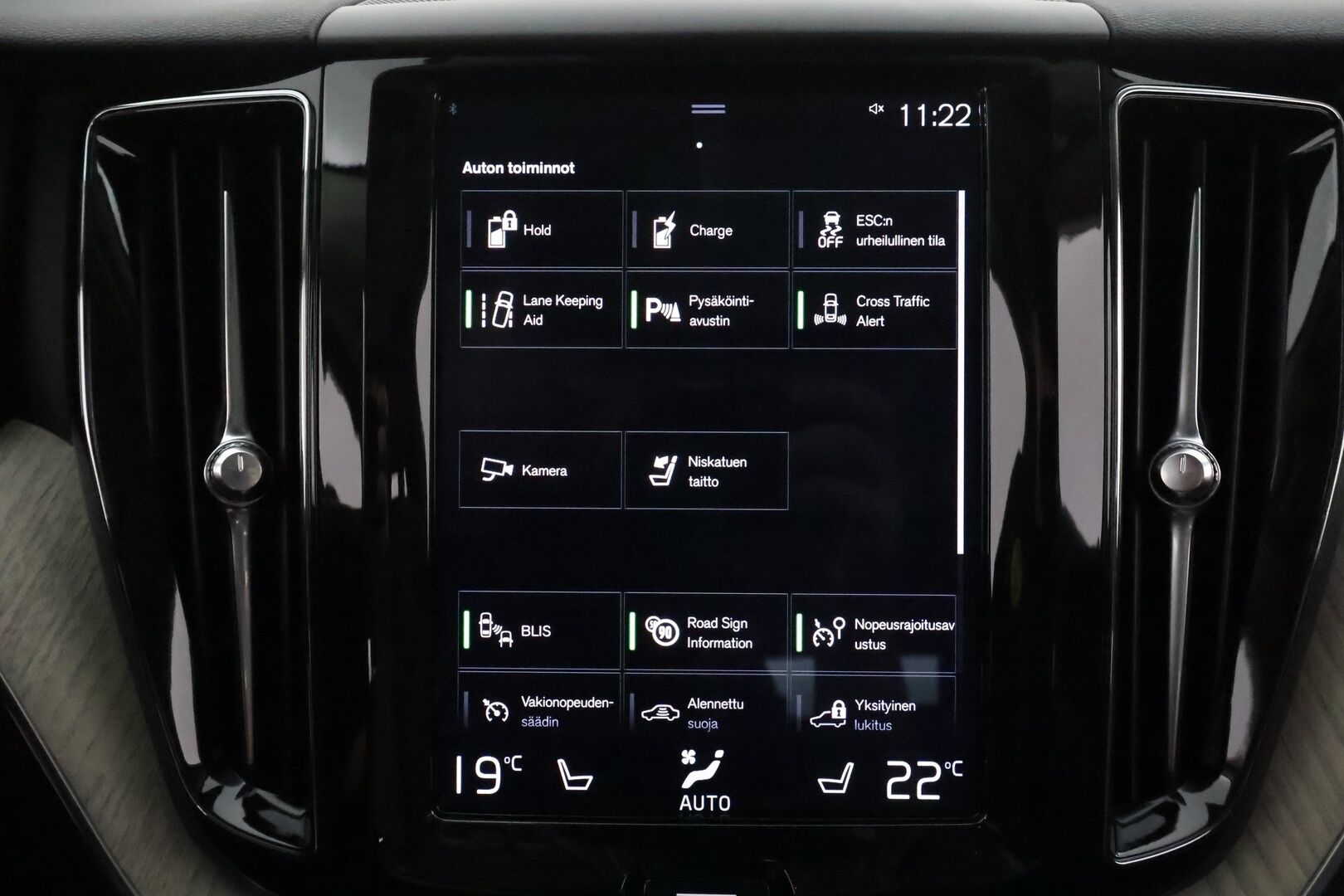 Volvo XC60 2018 T8 AWD Inscription aut **ACC / Ilma-alusta / Full LED / Webasto / Panorama / Muistipenkki / Navi / KeylessGo / Mustat nahat** - 360.Kamera / BLIS / Suomi-auto / Merkkihuollettu