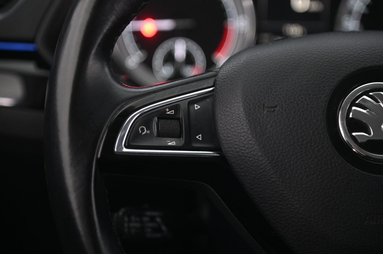 Skoda Superb 2017 Combi 2,0 TDI 190 4x4 L&K DSG Autom - ACC | Webasto | Canton | Muistipenkki | P.kamera | Taittuva koukku | Ambient