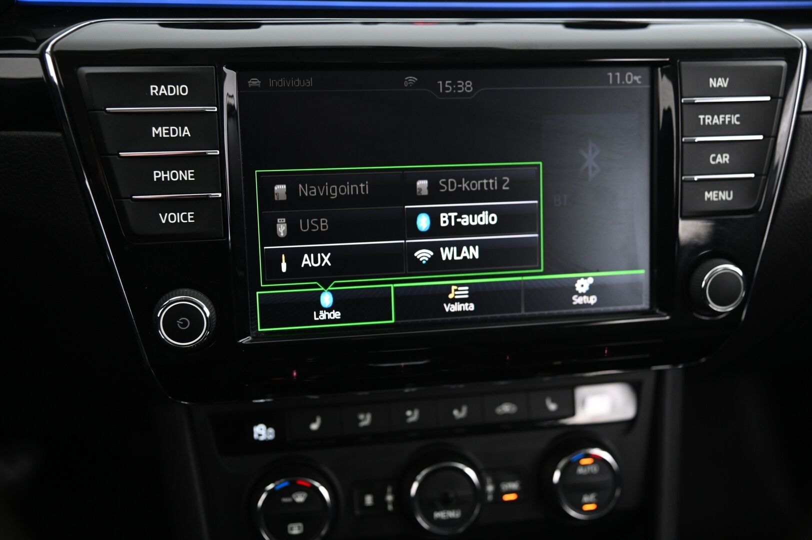 Skoda Superb 2017 Combi 2,0 TDI 190 4x4 L&K DSG Autom - ACC | Webasto | Canton | Muistipenkki | P.kamera | Taittuva koukku | Ambient