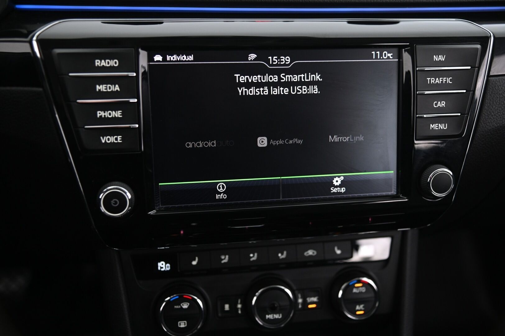 Skoda Superb 2017 Combi 2,0 TDI 190 4x4 L&K DSG Autom - ACC | Webasto | Canton | Muistipenkki | P.kamera | Taittuva koukku | Ambient