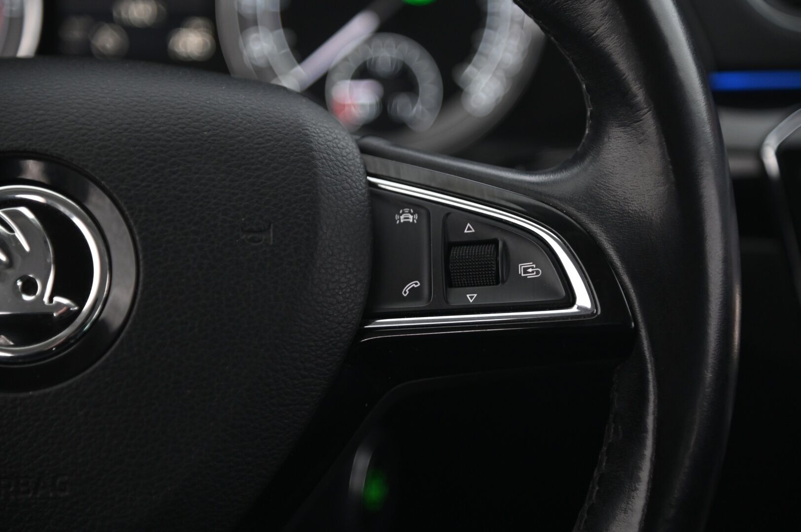 Skoda Superb 2017 Combi 2,0 TDI 190 4x4 L&K DSG Autom - ACC | Webasto | Canton | Muistipenkki | P.kamera | Taittuva koukku | Ambient