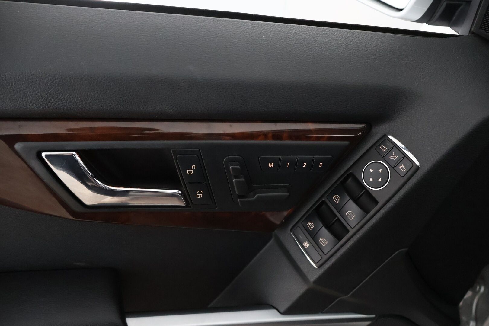 Mercedes-Benz GLK 2010 350 CDI 4Matic A 7g-tronic - PA-lämmitin | Koukku | Muistinahat | Vakkari | NaviTodella hyvät huollot | 2x renkaat 