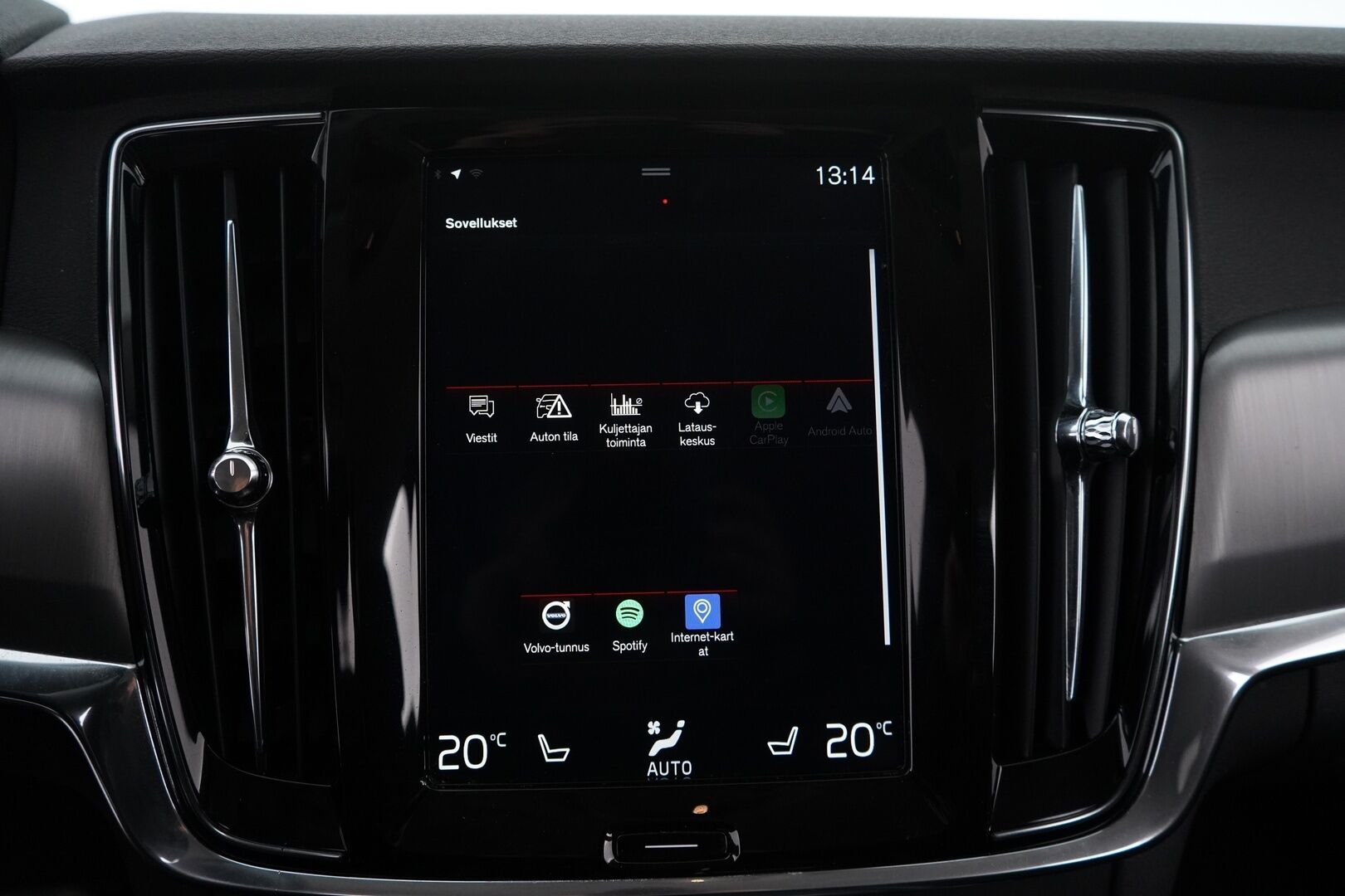 Volvo V90 2018 D4 AWD Momentum aut * ACC / Webasto / VOC / Pilot Assist / Vetokoukku * - Suomi-auto / Jakohihna juuri vaihdettu / Ei AdBlueta