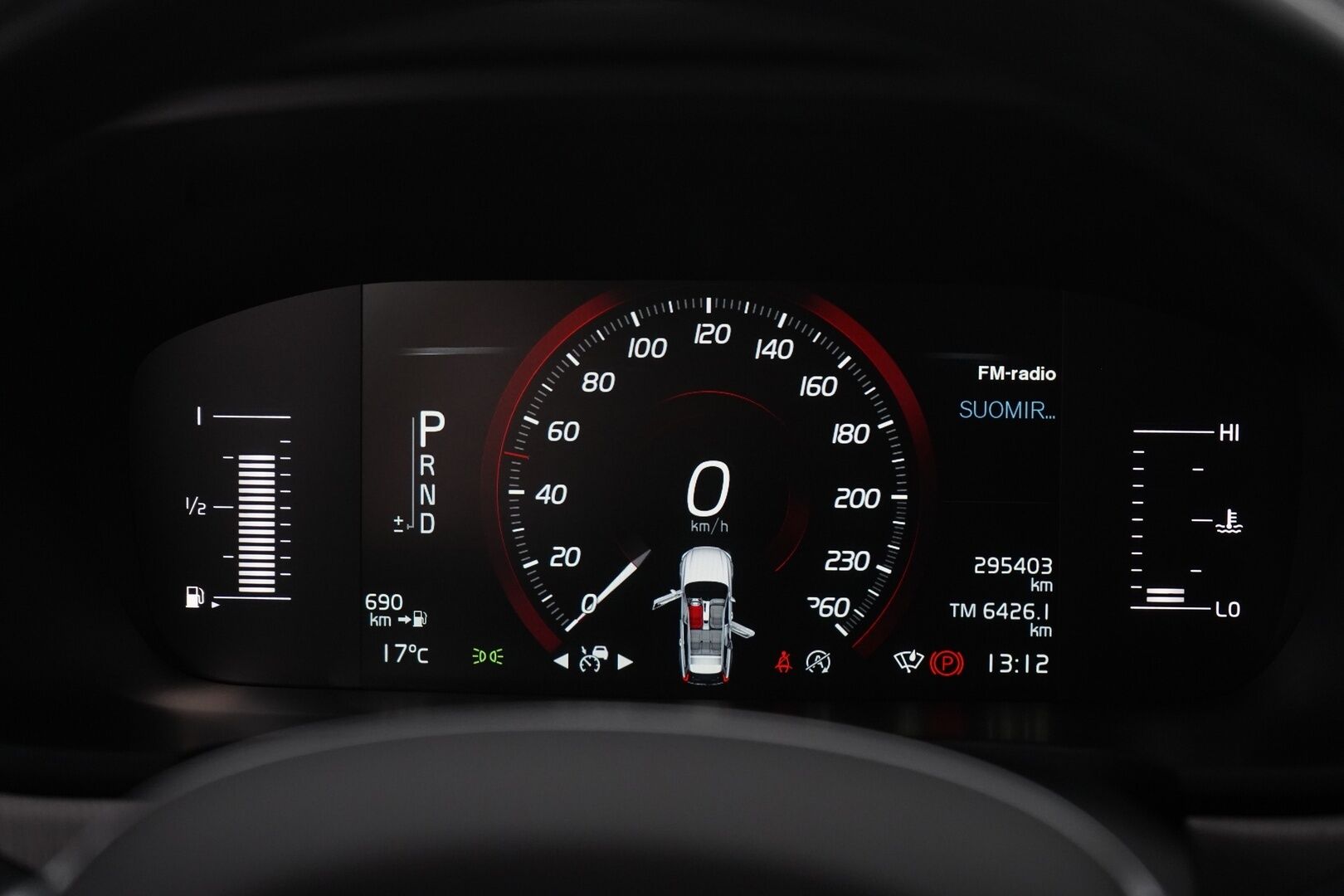 Volvo V90 2018 D4 AWD Momentum aut * ACC / Webasto / VOC / Pilot Assist / Vetokoukku * - Suomi-auto / Jakohihna juuri vaihdettu / Ei AdBlueta