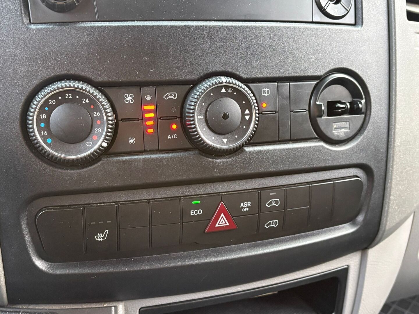 Mercedes-Benz Sprinter 2018 311CDI-3,5/43K pitkä A3 A * Webasto / P-Kamera / Bluetooth * - 2 om. Suomi-Auto / 2x Renkaat / ALV 