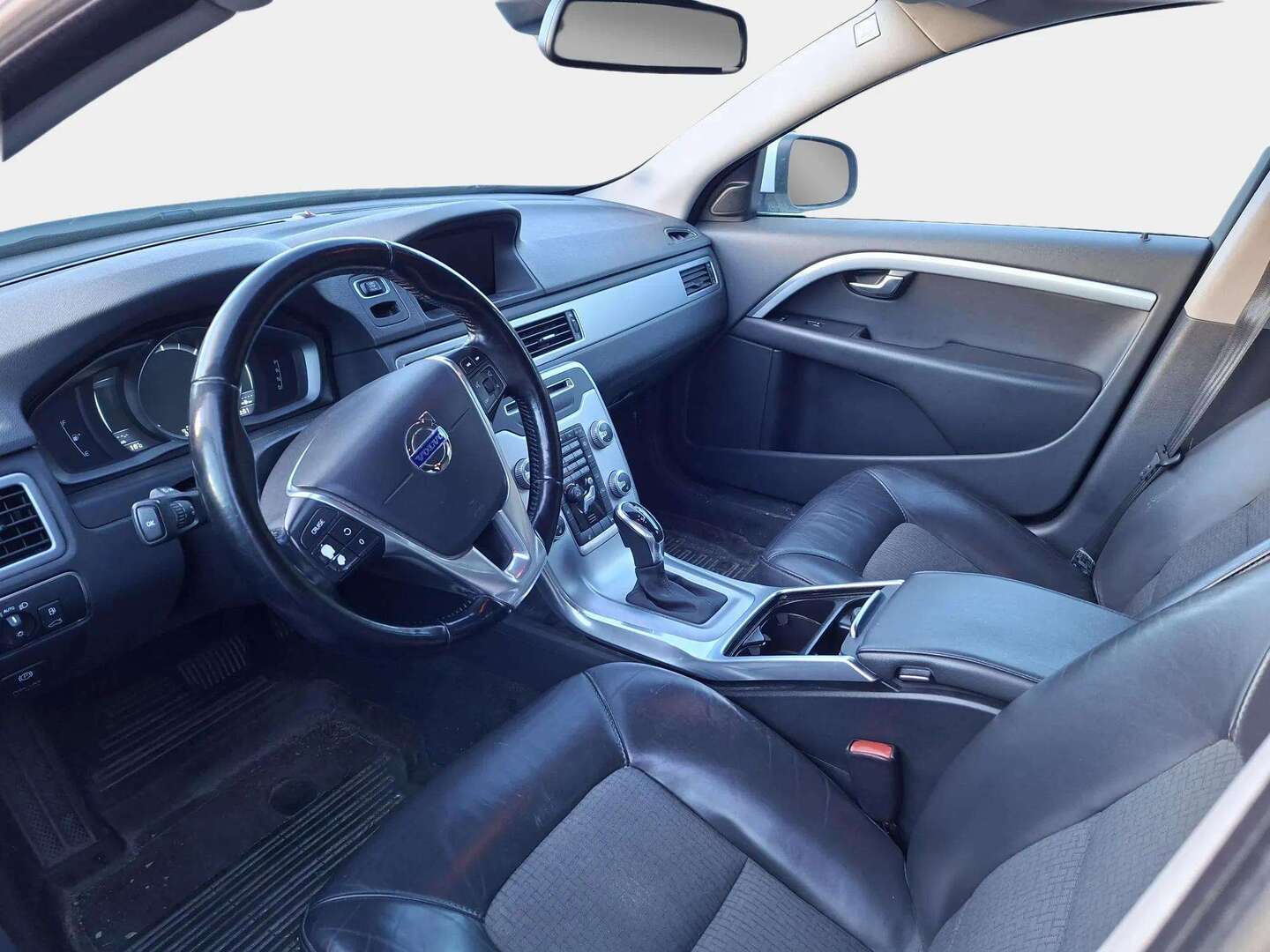 Volvo V70 D4 AWD Momentum aut 2015, photo 3/3