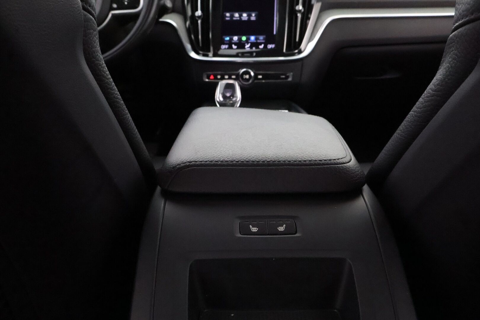 Volvo V60 2021 B3 MHEV Business Inscription aut * Suomiauto / Webasto / Adapt.Vakkari / Nahkasisusta / Peruutuskamera / Vetokoukku - Supervarusteet / Jakopää juuri tehty / Juuri tullut Tampereelle! - HULLUT BLACKWEEK JATKOT - KORKOTARJOUS 2,49%