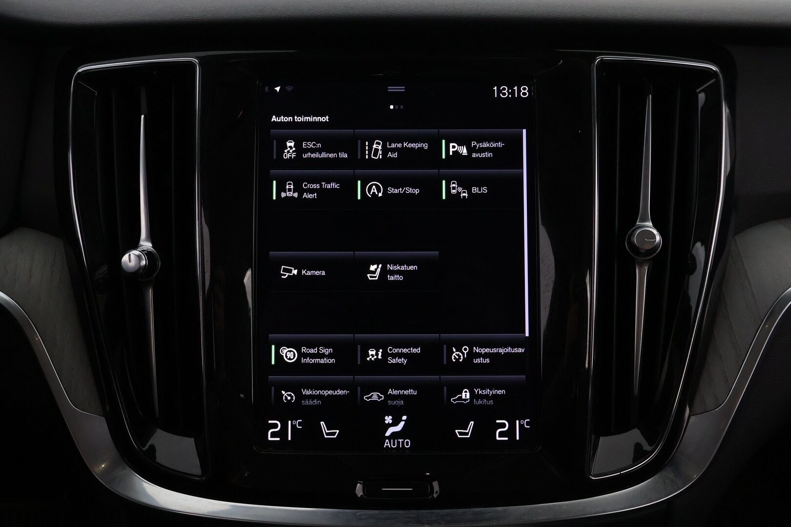 Volvo V60 2021 B3 MHEV Business Inscription aut * Suomiauto / Webasto / Adapt.Vakkari / Nahkasisusta / Peruutuskamera / Vetokoukku - Supervarusteet / Jakopää juuri tehty / Juuri tullut Tampereelle! - HULLUT BLACKWEEK JATKOT - KORKOTARJOUS 2,49%