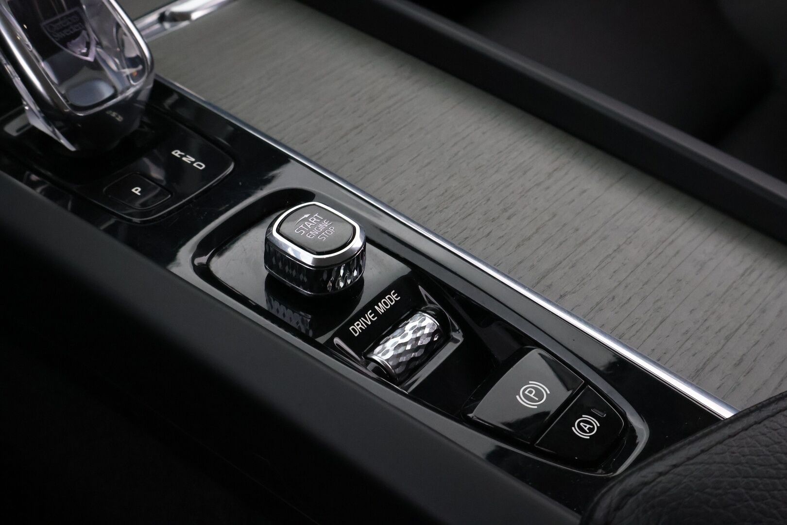 Volvo V60 2021 B3 MHEV Business Inscription aut * Suomiauto / Webasto / Adapt.Vakkari / Nahkasisusta / Peruutuskamera / Vetokoukku - Supervarusteet / Jakopää juuri tehty / Juuri tullut Tampereelle! - HULLUT BLACKWEEK JATKOT - KORKOTARJOUS 2,49%