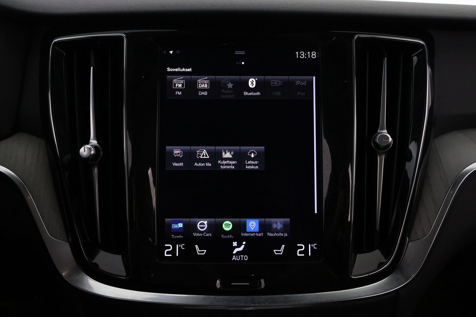 Volvo V60 2021 B3 MHEV Business Inscription aut * Suomiauto / Webasto / Adapt.Vakkari / Nahkasisusta / Peruutuskamera / Vetokoukku - Supervarusteet / Jakopää juuri tehty / Juuri tullut Tampereelle! - HULLUT BLACKWEEK JATKOT - KORKOTARJOUS 2,49%