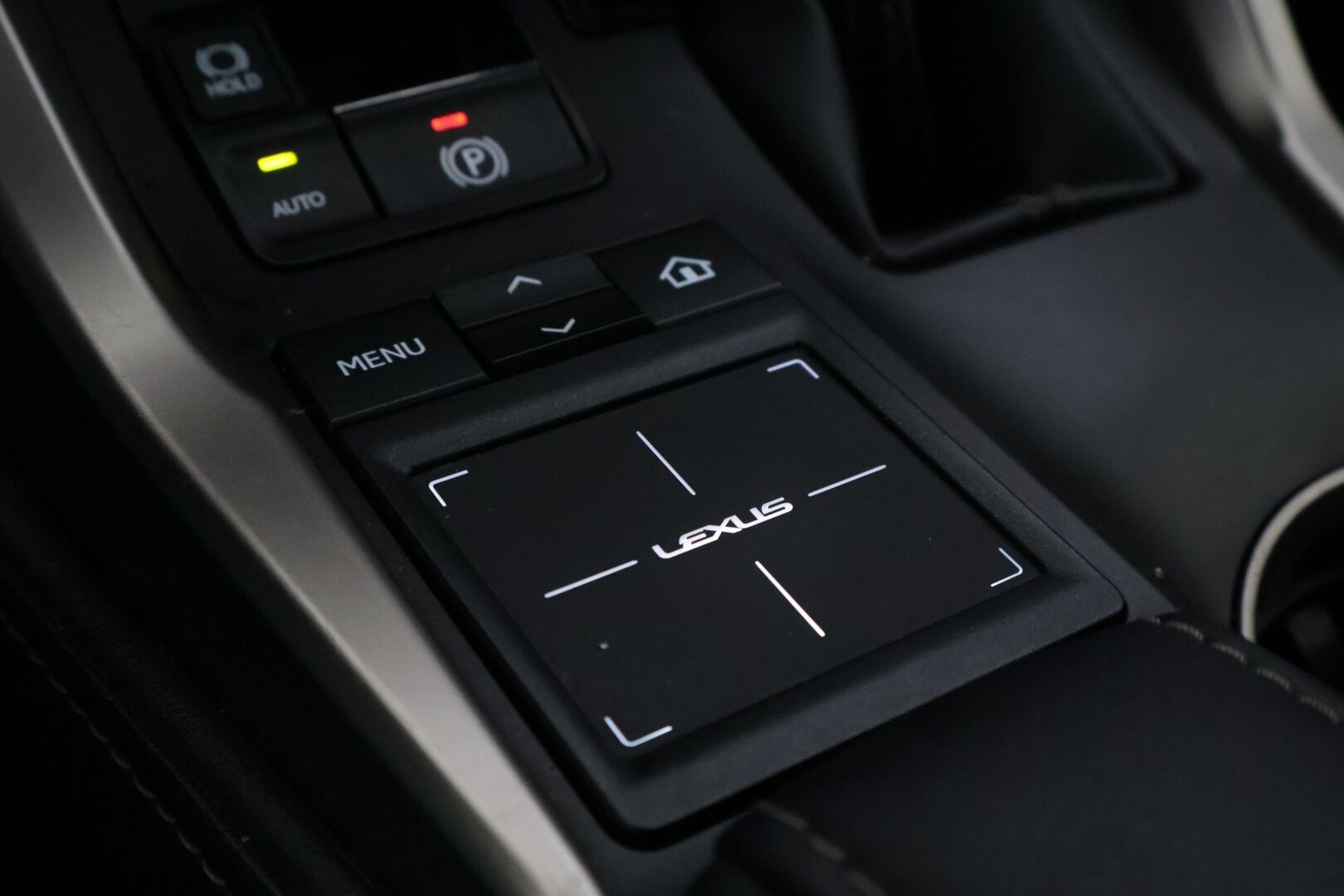 Lexus NX 2015 LEXUS NX300H Hybrid A AWD F-Sport *ACC / Nahkasisusta / Sähköpenkit / Kattoluukku / Navi / Lohkolämmitin / P.kamera / S.Luukku* - *Loistava huoltohistoria! / Ohjauspyörän lämmitys / LED*