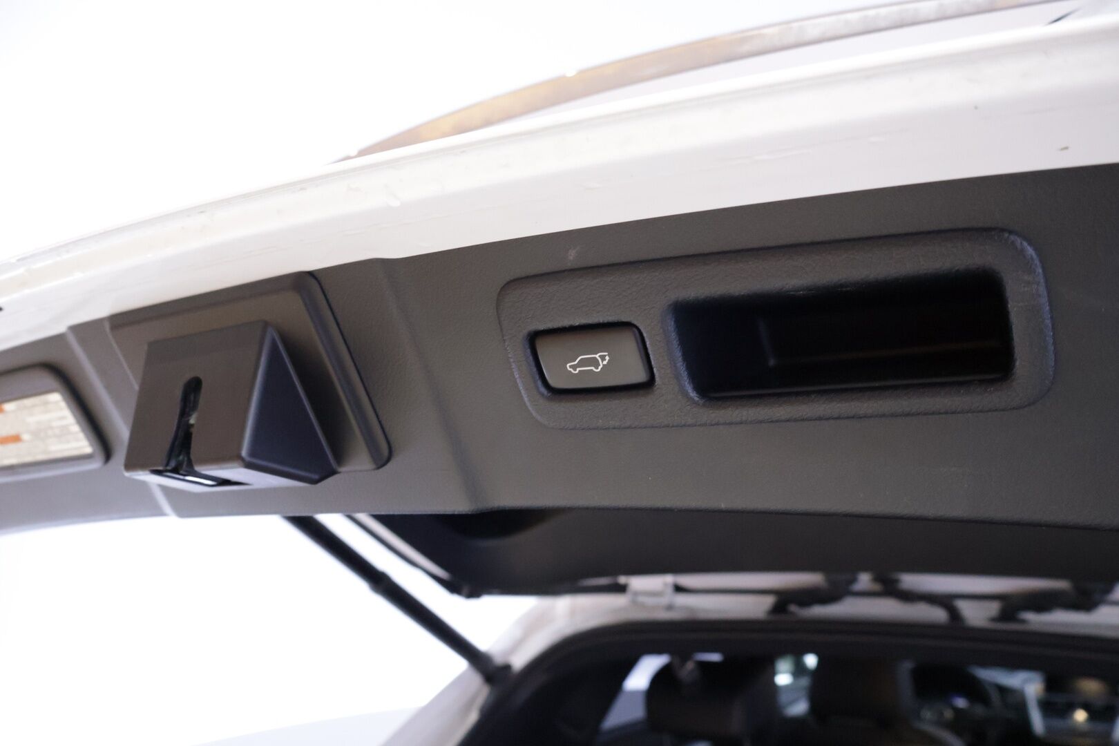 Lexus NX 2015 300H Hybrid A AWD F-Sport *ACC / Nahkasisusta / Sähköpenkit / Kattoluukku / Navi / Lohkolämmitin / P.kamera / S. Kontti* - *Loistava huoltohistoria! / Ohjauspyörän lämmitys / LED*