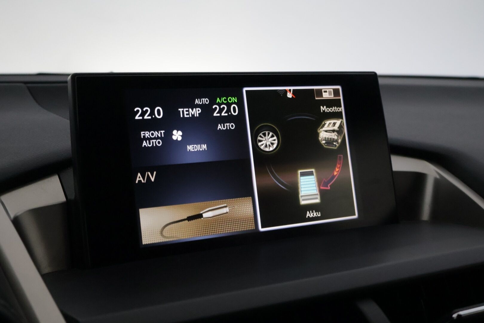 Lexus NX 2015 LEXUS NX300H Hybrid A AWD F-Sport *ACC / Nahkasisusta / Sähköpenkit / Kattoluukku / Navi / Lohkolämmitin / P.kamera / S.Luukku* - *Loistava huoltohistoria! / Ohjauspyörän lämmitys / LED*