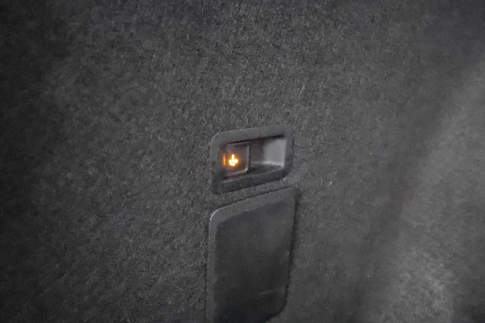 Seat Leon Sportstourer 2021 1,5 eTSI 150 Hybrid Style DSG * Webasto / Vetokoukku / Adapt.Vakkari / LED / Peruutustutkat / Navi - Suomi-auto / Kahdet renkaat aluvanteilla / Metalliväri