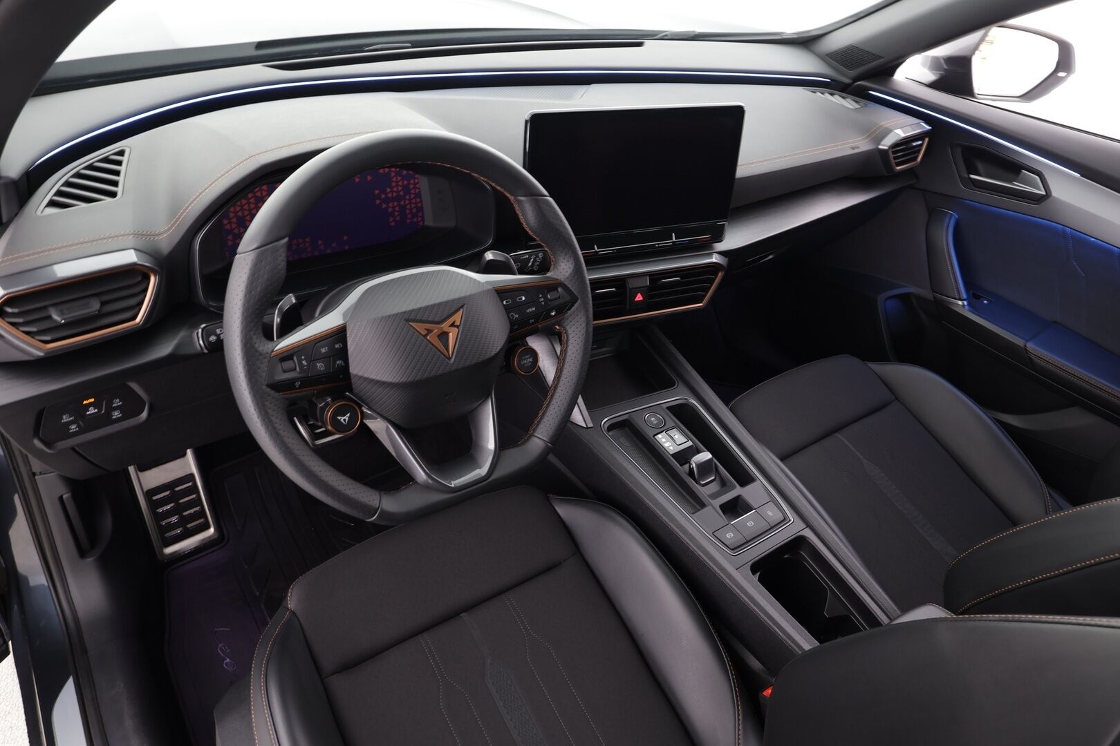 Cupra Formentor 2021 VZ 2,0 TSI 228 kW 4Drive DSG * Lohkolämmitin / ACC / LED / P.Kamera / Sportpenkit / Navi / Kaistavahti / Keyless * - Suomi-auto / Kahdet renkaat / Merkkihuollettu!