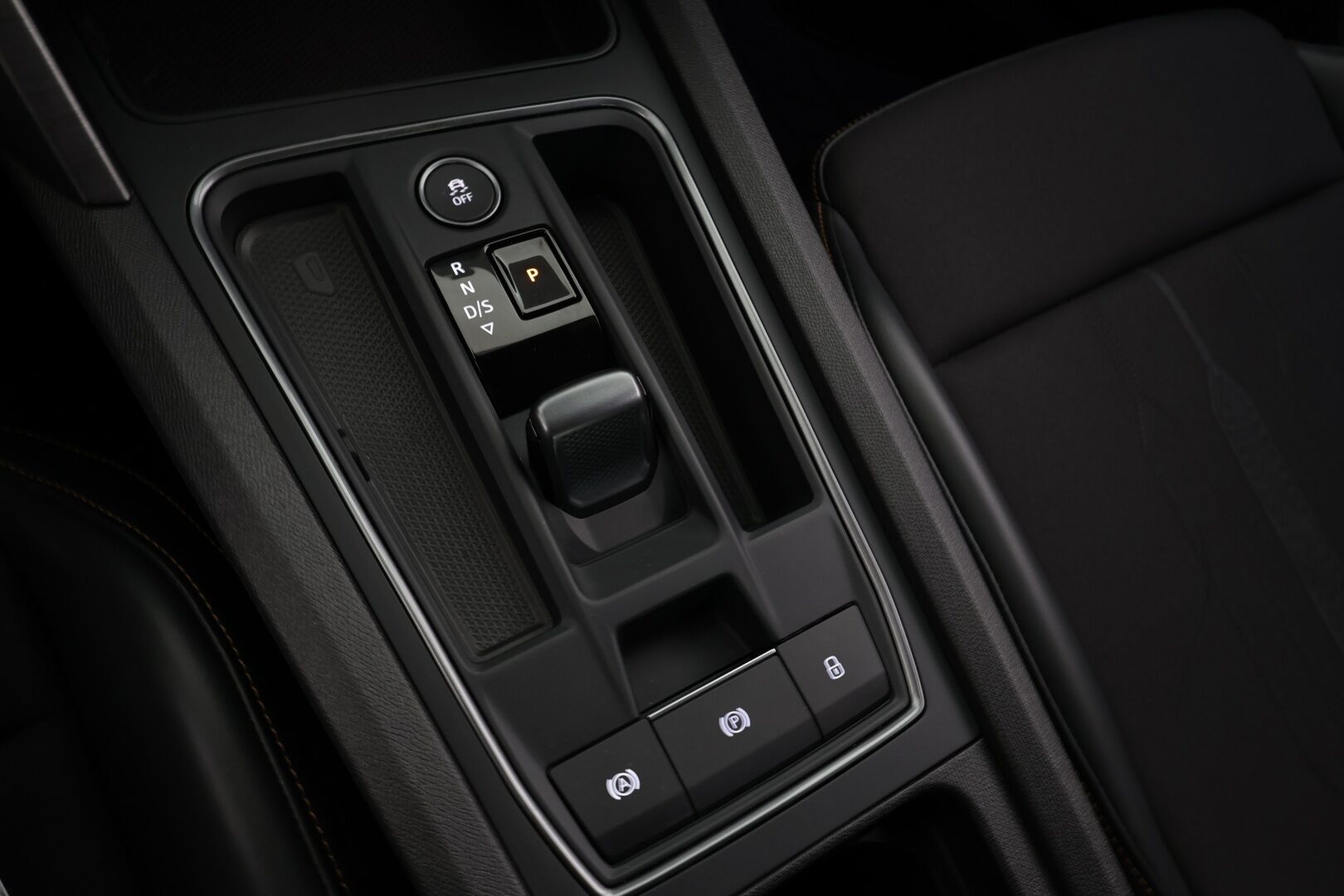 Cupra Formentor 2021 VZ 2,0 TSI 228 kW 4Drive DSG * Lohkolämmitin / ACC / LED / P.Kamera / Sportpenkit / Navi / Kaistavahti / Keyless * - Suomi-auto / Kahdet renkaat / Merkkihuollettu!