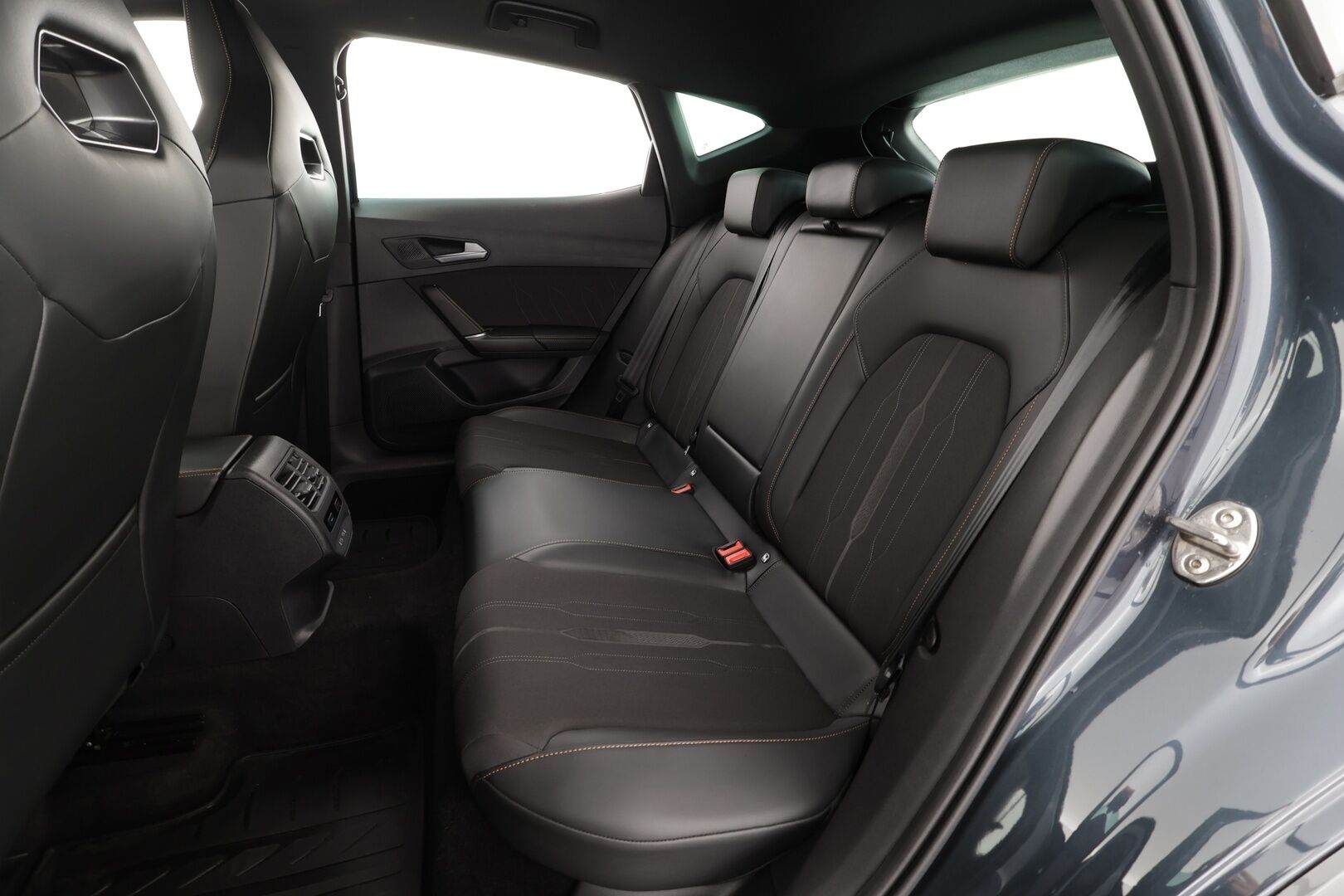 Cupra Formentor 2021 VZ 2,0 TSI 228 kW 4Drive DSG * Lohkolämmitin / ACC / LED / P.Kamera / Sportpenkit / Navi / Kaistavahti / Keyless * - Suomi-auto / Kahdet renkaat / Merkkihuollettu! - Osta nyt, maksa vasta ensi vuonna