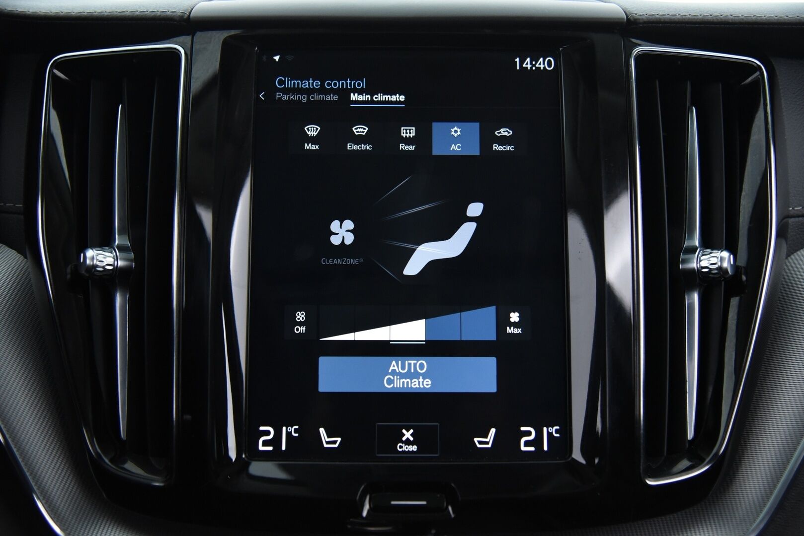Volvo XC60 2019 T8 AWD Inscription aut / Webasto / Adapt.vak & Pilot assist / Muistipenkki / Keyless / VOC / P-kamera - Four-C ilmajousitus / Sensus navi / 2-om Suomi-auto / 