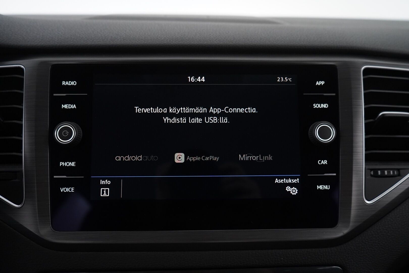 Volkswagen Golf Sportsvan 2019 Comfortline 1,0 TSI 85 kW (115 hv) DSG *ACC / Kamera / Apple Carplay & AndroidAuto* - KATSO KAMPANJAHINTA! / Kahdet renkaat / Jakohihna vaihdettu / Suomi-auto - HULLUT VÄLIPÄIVÄT KORKOTARJOUS 2,49%