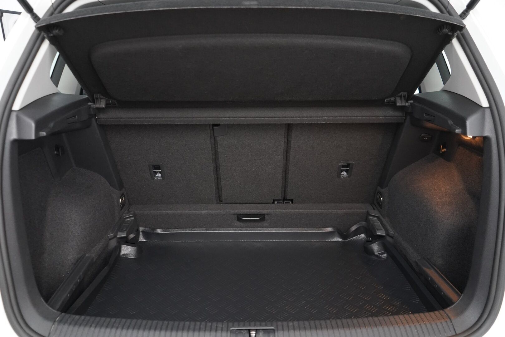 Volkswagen Golf Sportsvan 2019 Comfortline 1,0 TSI 85 kW (115 hv) DSG *ACC / Kamera / Apple Carplay & AndroidAuto* - KATSO KAMPANJAHINTA! / Kahdet renkaat / Jakohihna vaihdettu / Suomi-auto - HULLUT VÄLIPÄIVÄT KORKOTARJOUS 2,49%