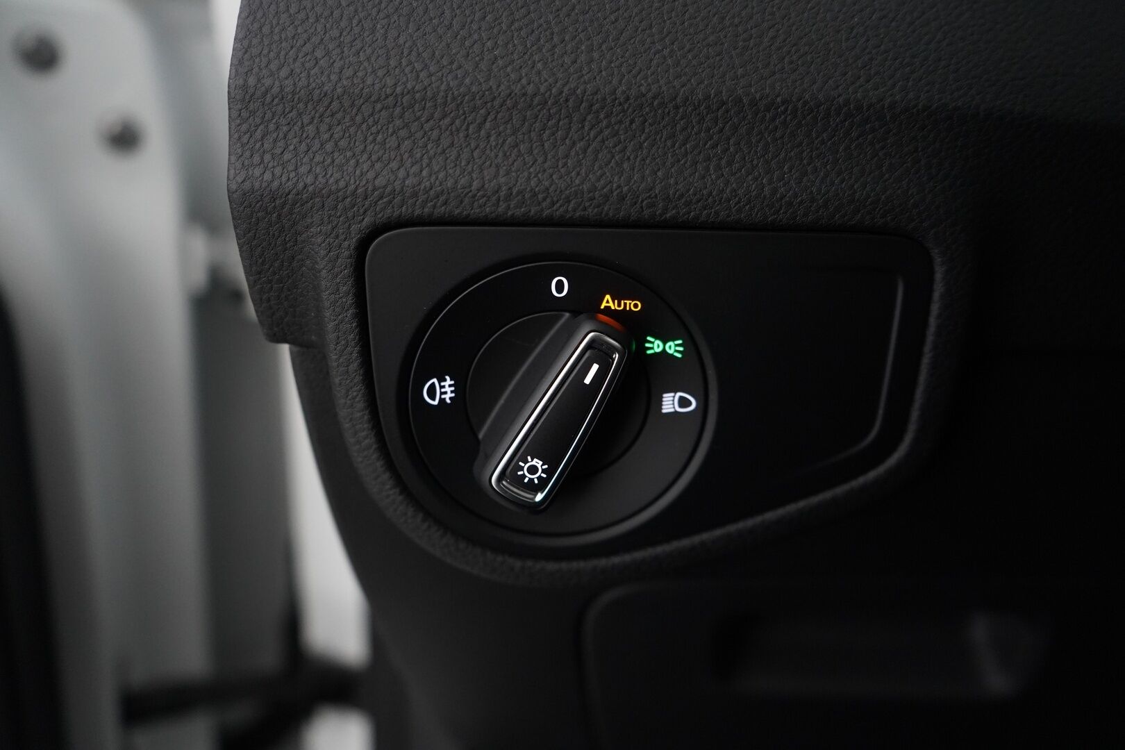 Volkswagen Golf Sportsvan 2019 Comfortline 1,0 TSI 85 kW (115 hv) DSG *ACC / Kamera / Apple Carplay & AndroidAuto* - KATSO KAMPANJAHINTA! / Kahdet renkaat / Jakohihna vaihdettu / Suomi-auto - HULLUT VÄLIPÄIVÄT KORKOTARJOUS 2,49%