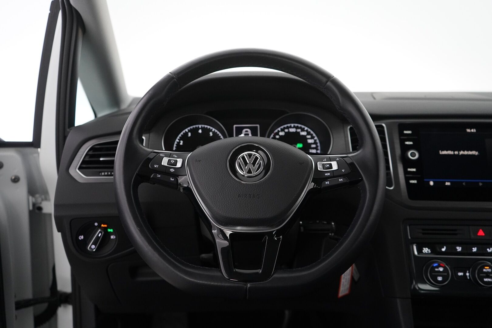 Volkswagen Golf Sportsvan 2018 Comfortline 1,0 TSI 85 kW (115 hv) DSG *ACC / Kamera / Apple Carplay & AndroidAuto* - Kahdet renkaat / Jakohihna vaihdettu / Suomi-auto