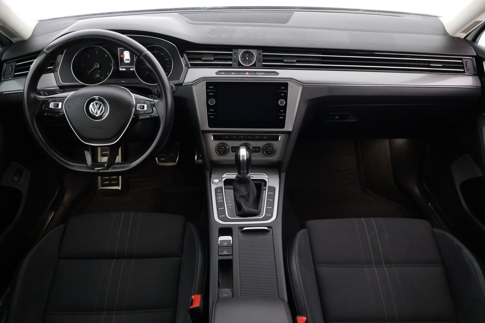 Volkswagen Passat 2019 Variant Alltrack 2,0 TDI SCR 140 kW (190 hv) 4MOTION DSG-automaatti *ACC / Webasto / KeyLessGo / LED / Nahka-alcantara* - Merkkihuollettu ja siistikuntoinen Suomi-auto kaksilla renkailla!