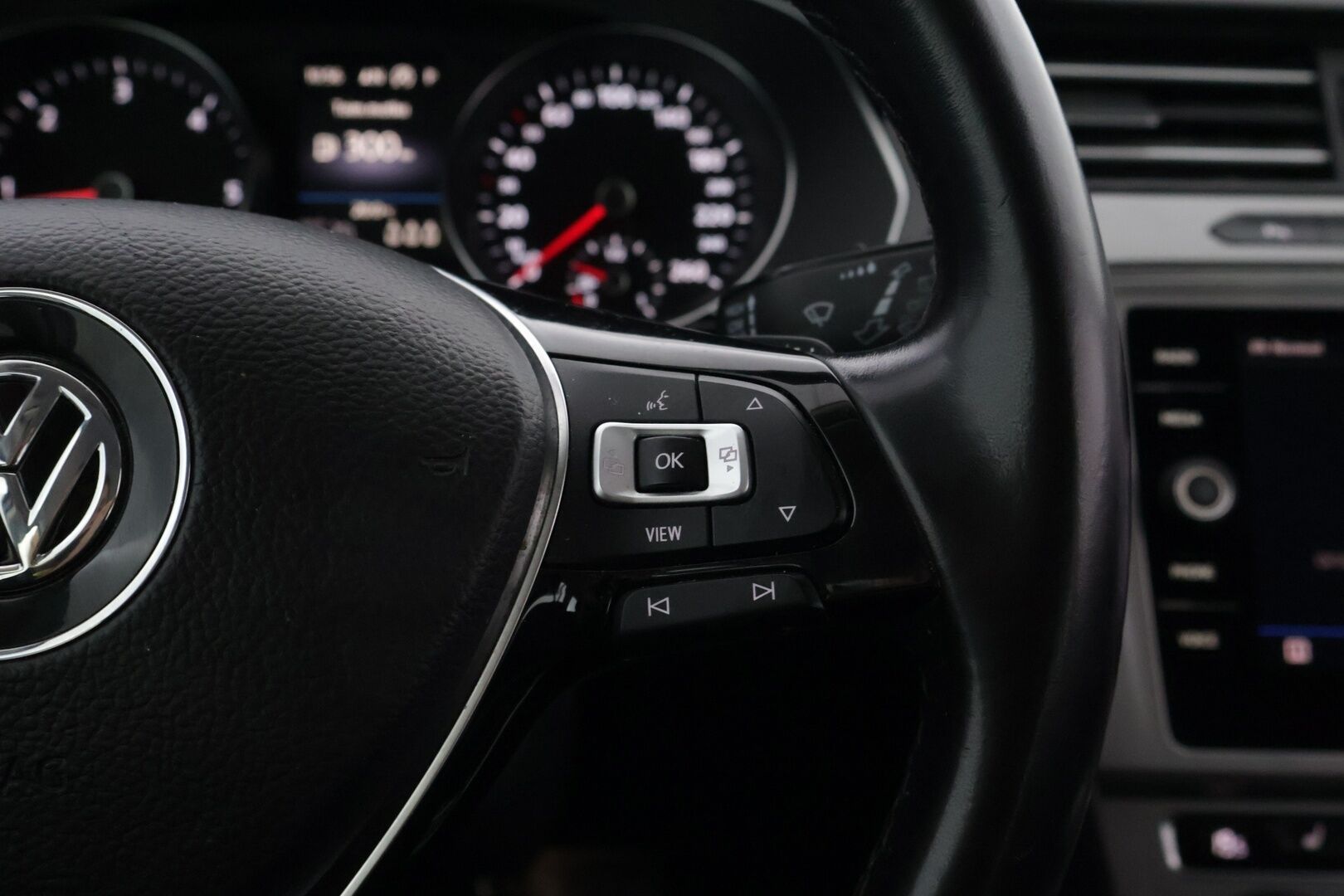 Volkswagen Passat 2019 Variant Alltrack 2,0 TDI SCR 140 kW (190 hv) 4MOTION DSG-automaatti *ACC / Webasto / KeyLessGo / LED / Nahka-alcantara* - Merkkihuollettu ja siistikuntoinen Suomi-auto kaksilla renkailla!