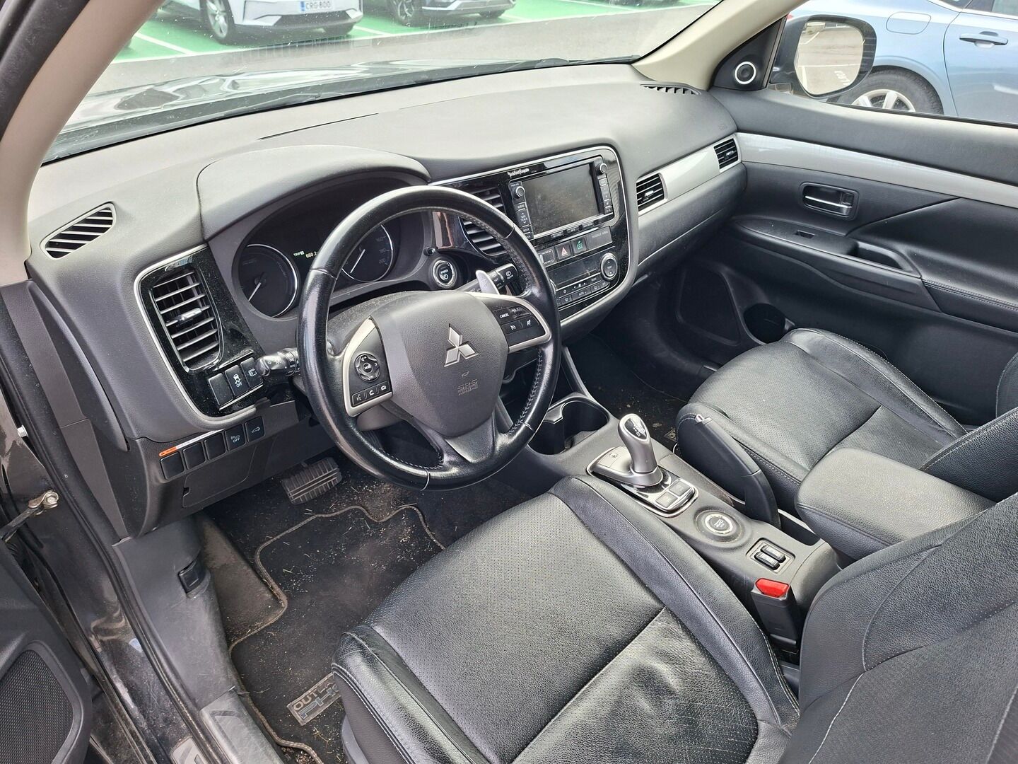 Mitsubishi OUTLANDER PHEV 2014 - YritysOutlet - Myydään vain yrityksille - - YritysOutlet - Myydään vain yrityksille