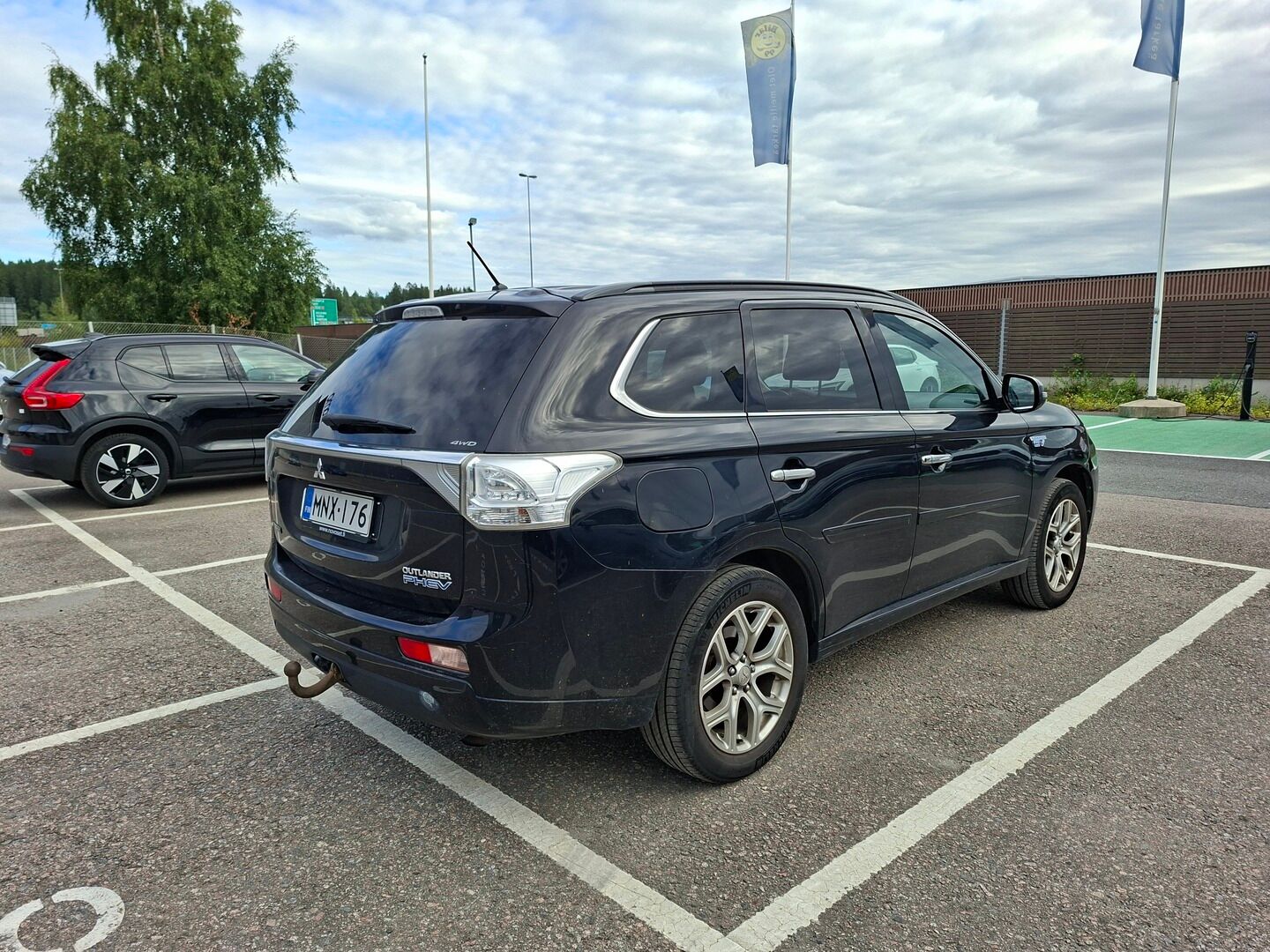 Mitsubishi OUTLANDER PHEV 2014 - YritysOutlet - Myydään vain yrityksille - - YritysOutlet - Myydään vain yrityksille
