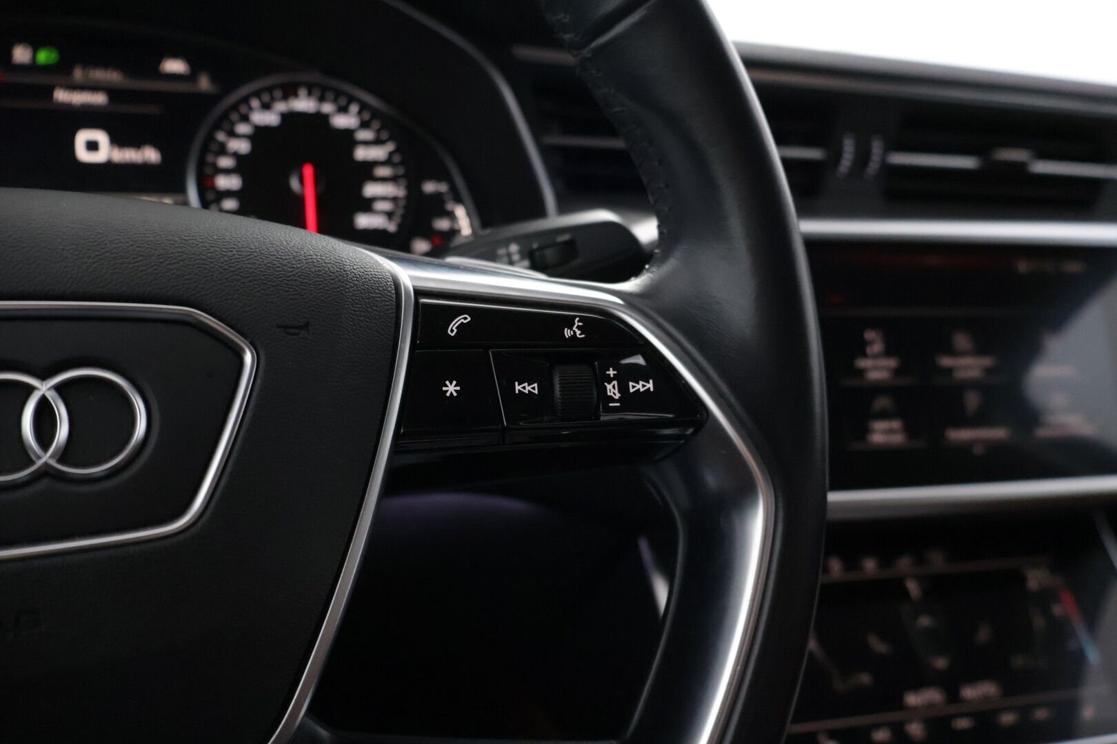 Audi A6 2019 Sedan Business Design Launch Edition 40 TDI MHEV S tronic - | Webasto | Tutkat | Nahkapenkit | Vakionopeudensäädin | Suomi-auto |