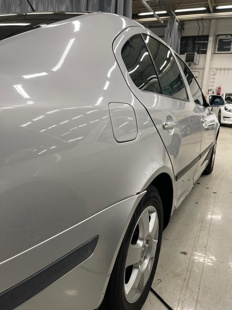 Skoda Octavia 2004 OCTAVIA HB 2.0 TDI DSG Viistoperä (AB) 4ov 1968cm3 A ** YritysOutlet - Myydään vain yrityksille - Sähköinen kattoluukku / Vetokoukku / Vakionopeudensäädin *