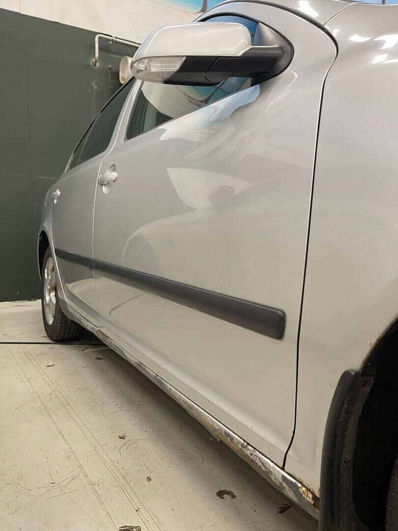 Skoda Octavia 2004 OCTAVIA HB 2.0 TDI DSG Viistoperä (AB) 4ov 1968cm3 A ** YritysOutlet - Myydään vain yrityksille - Sähköinen kattoluukku / Vetokoukku / Vakionopeudensäädin *