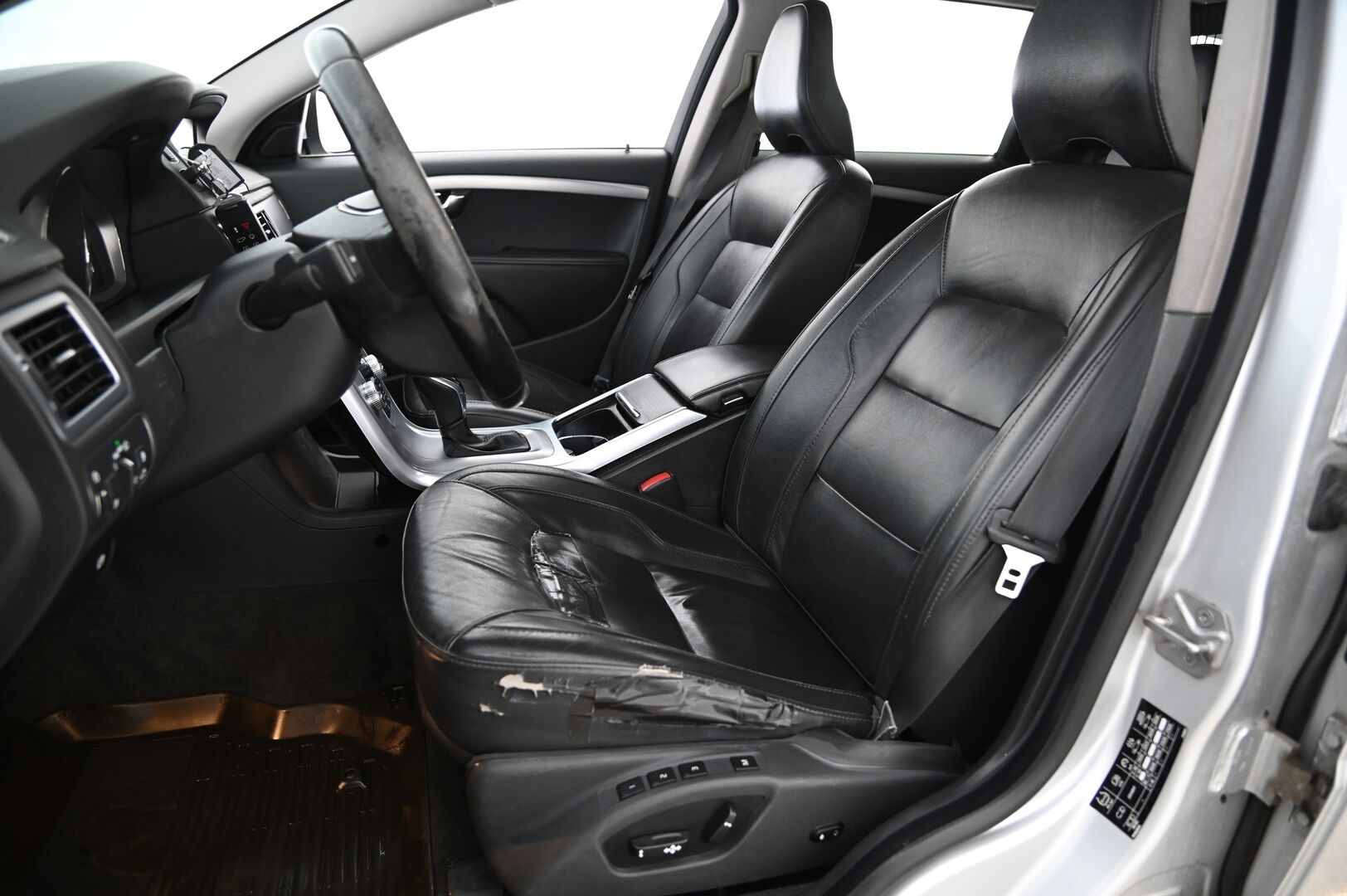 Volvo V70 2016 D3 Business Classic aut *Webasto / 1-OM.Suomi-auto / Nahat / Digimittaristo* - *Kahdet renkaat ja vanteet*