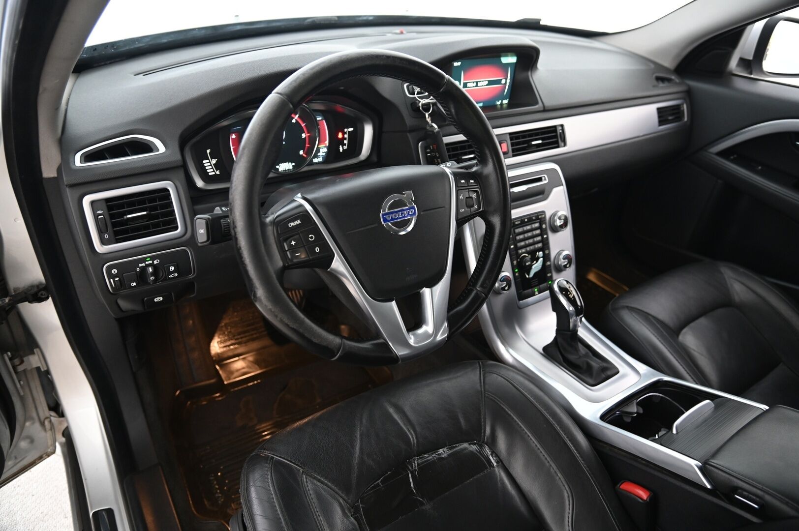 Volvo V70 2016 D3 Business Classic aut *Webasto / 1-OM.Suomi-auto / Nahat / Digimittaristo* - *Kahdet renkaat ja vanteet*