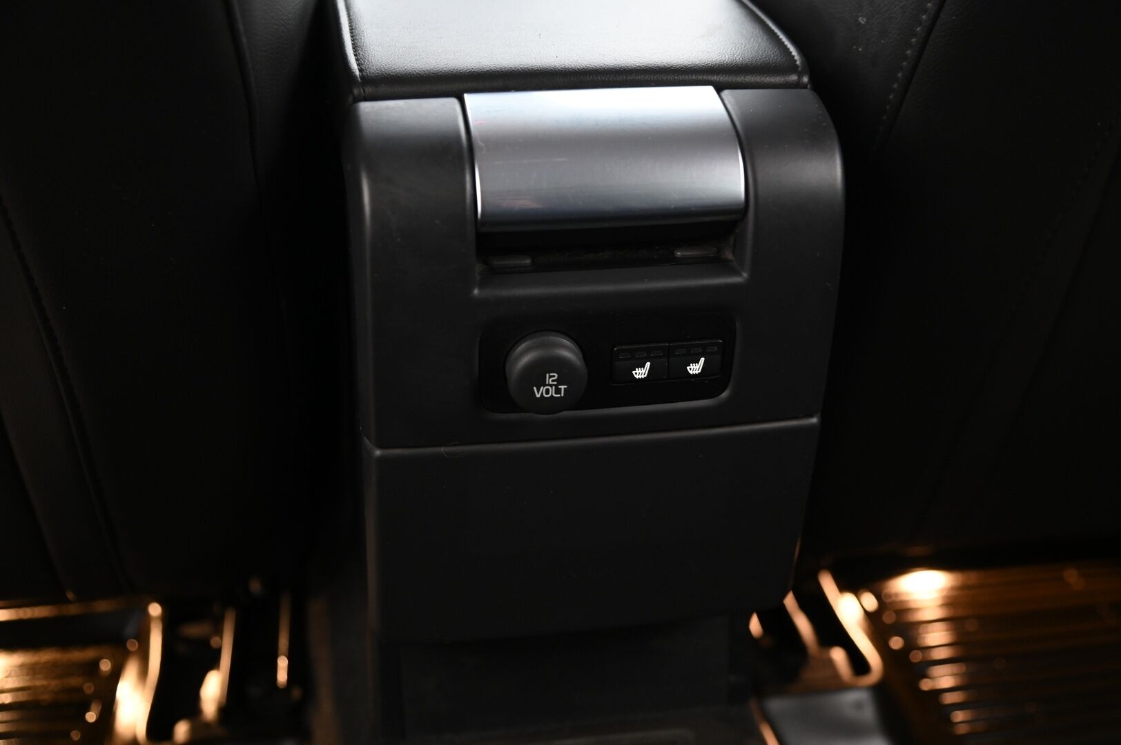 Volvo V70 2016 D3 Business Classic aut *Webasto / 1-OM.Suomi-auto / Nahat / Digimittaristo* - *Kahdet renkaat ja vanteet*