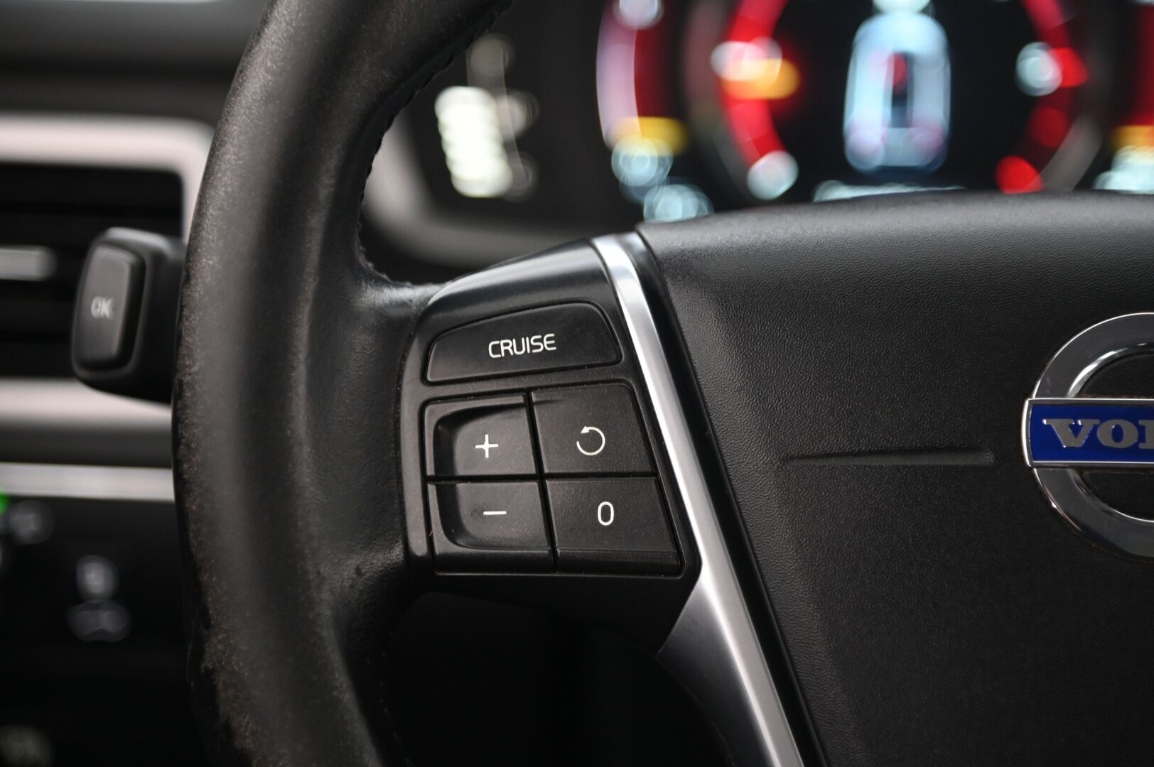 Volvo V70 2016 D3 Business Classic aut *Webasto / 1-OM.Suomi-auto / Nahat / Digimittaristo* - *Kahdet renkaat ja vanteet*