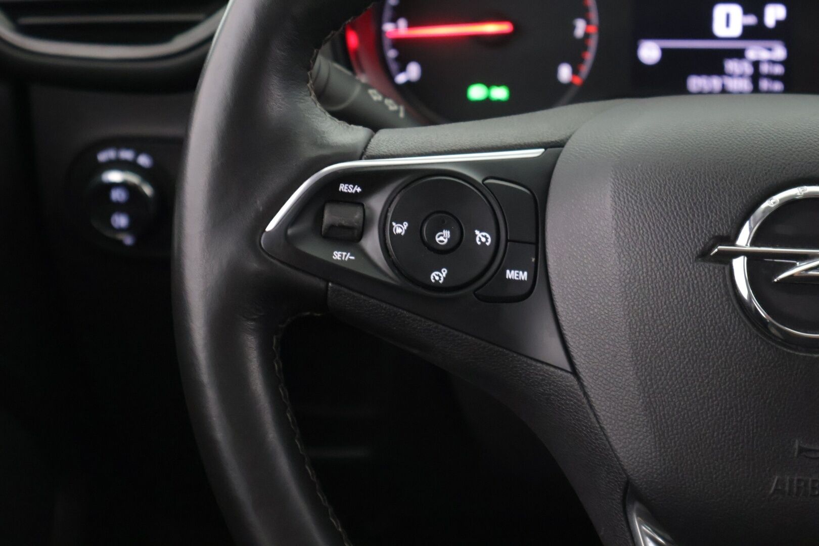 Opel Crossland X 2019 Comfort 130 Automatic Edition - Adapt Vakkari / Ratinlämmitin / Vakkari / Hyvin huollettu!! 