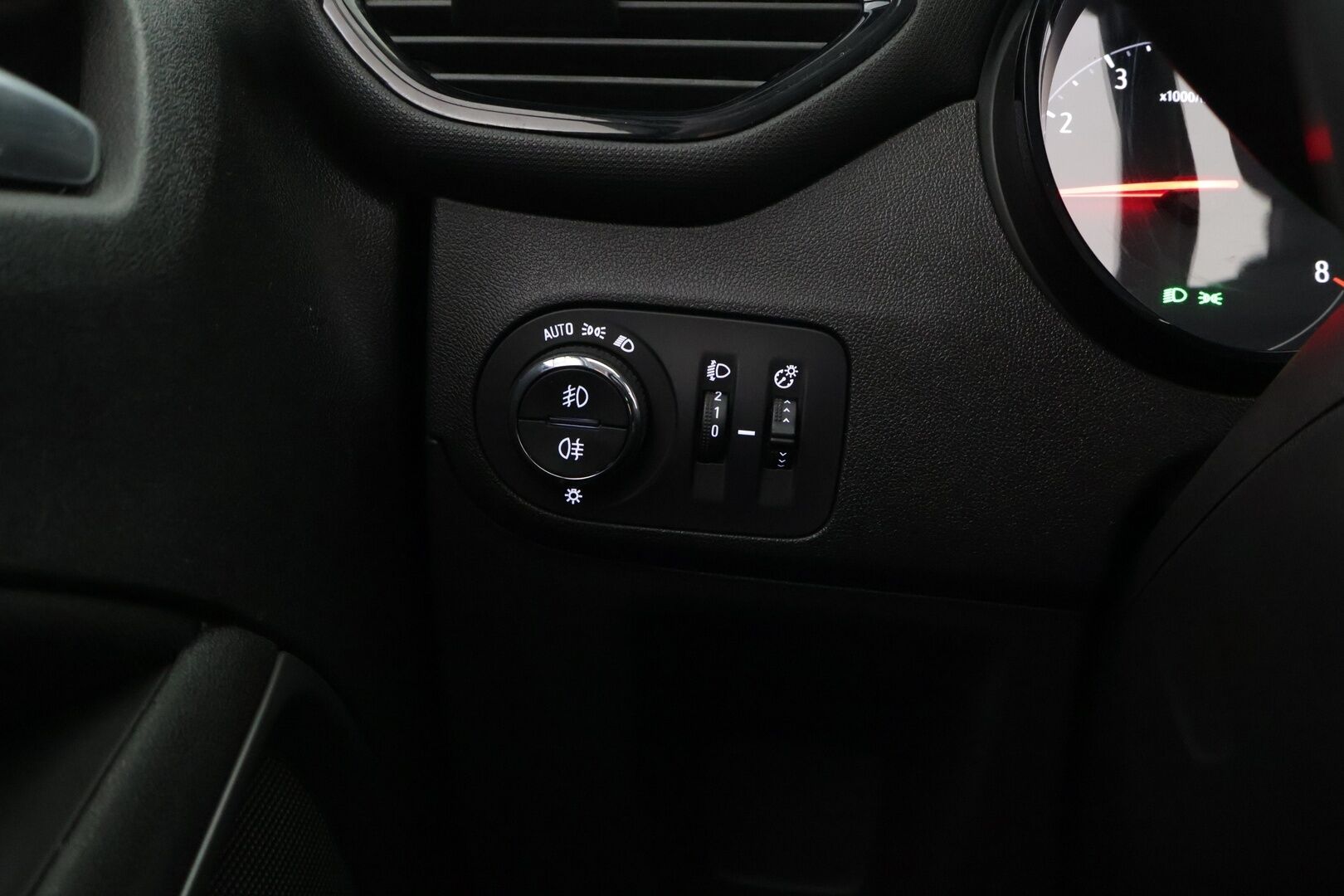 Opel Crossland X 2019 Comfort 130 Automatic Edition - Adapt Vakkari / Ratinlämmitin / Vakkari / Hyvin huollettu!! 