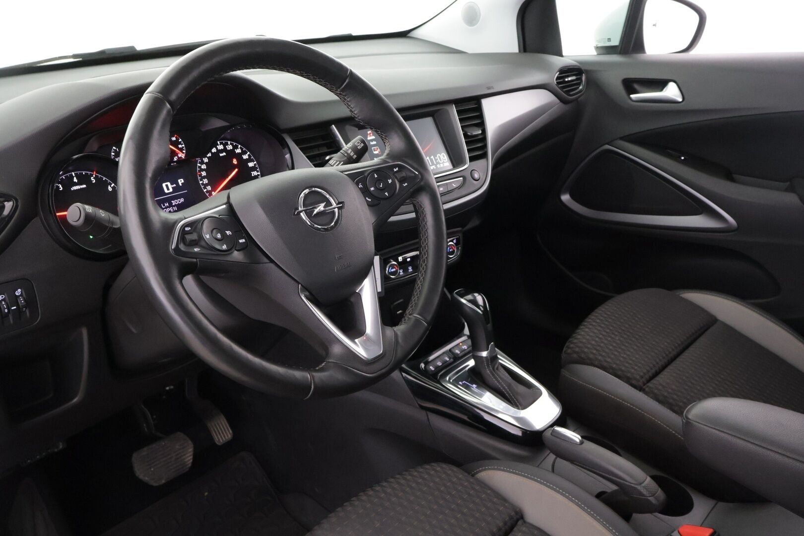 Opel Crossland X 2019 Comfort 130 Automatic Edition - Adapt Vakkari / Ratinlämmitin / Vakkari / Hyvin huollettu!! 