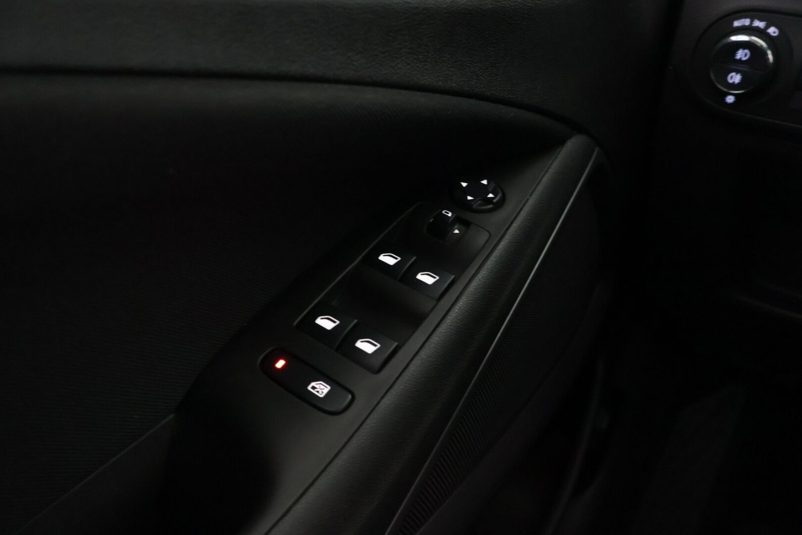 Opel Crossland X 2019 Comfort 130 Automatic Edition - Adapt Vakkari / Ratinlämmitin / Vakkari / Hyvin huollettu!! 