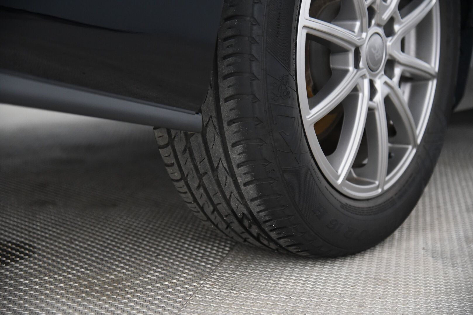 Toyota Prius+ 2019 Active Business / ALV / Vakkari / 7-paikkainen / Nahat /  YritysOutlet - Myydään vain yrityksille - Tämä auto myydään YritysOutlet -valikoimasta vain yritykselle