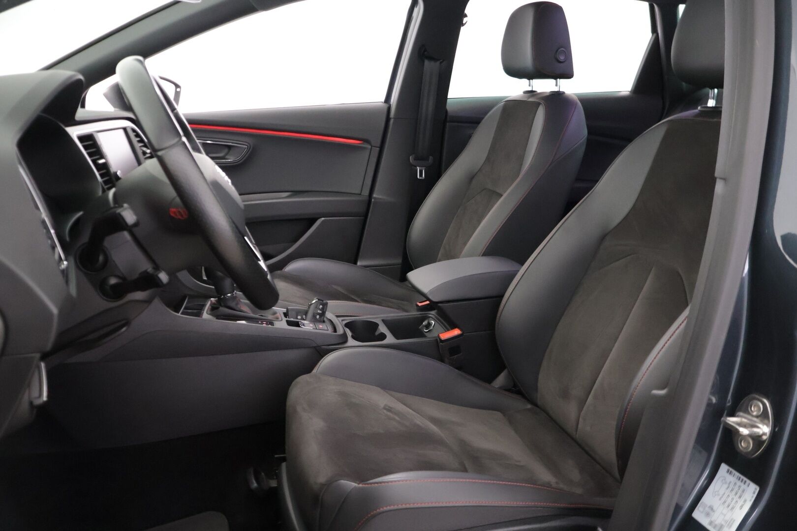 Seat Leon Sportourer ST 2020 1,5 TGI 131 FR Business Class DSG * Adapt vakkari / Tutkat / Full link / Navi * - *Taloudellinen / Viimeisin huolto 08.2025 / Sporttinen*