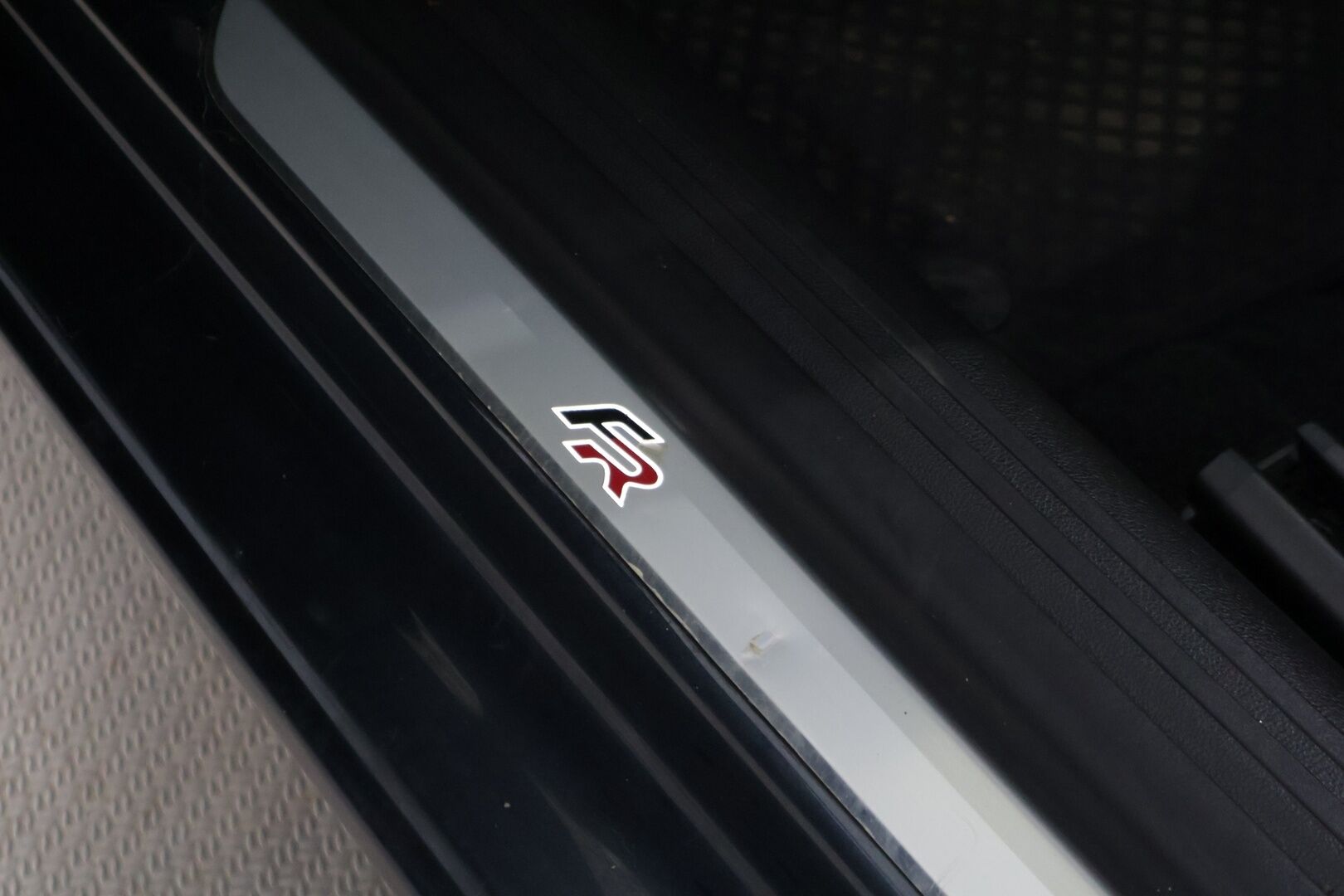 Seat LEON ST 2020 1,5 TGI 131 FR Business Class DSG * Adapt vakkari / Tutkat / Full link / Navi * - *Taloudellinen / Viimeisin huolto 08.2025 / Sporttinen*