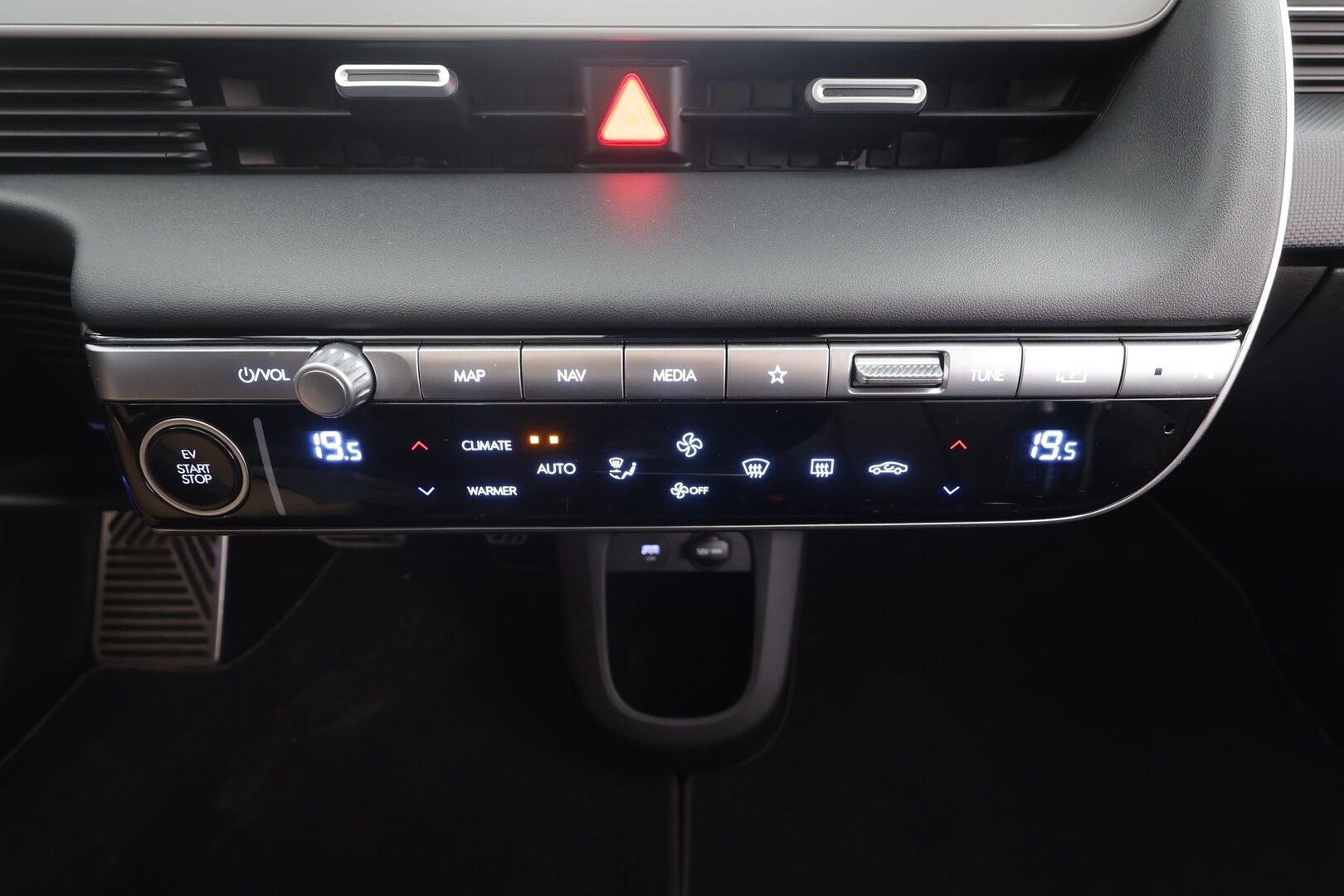 Hyundai IONIQ 5 2022 Project 45 AWD - | ACC | ILP | Koukku | Solar Roof | HUD | Ilm. relax nahat | Bose | 360° | Muistipenkki | HDA | V2L | Keyless | Ambient | Suomiauto | 2x renkaat | 