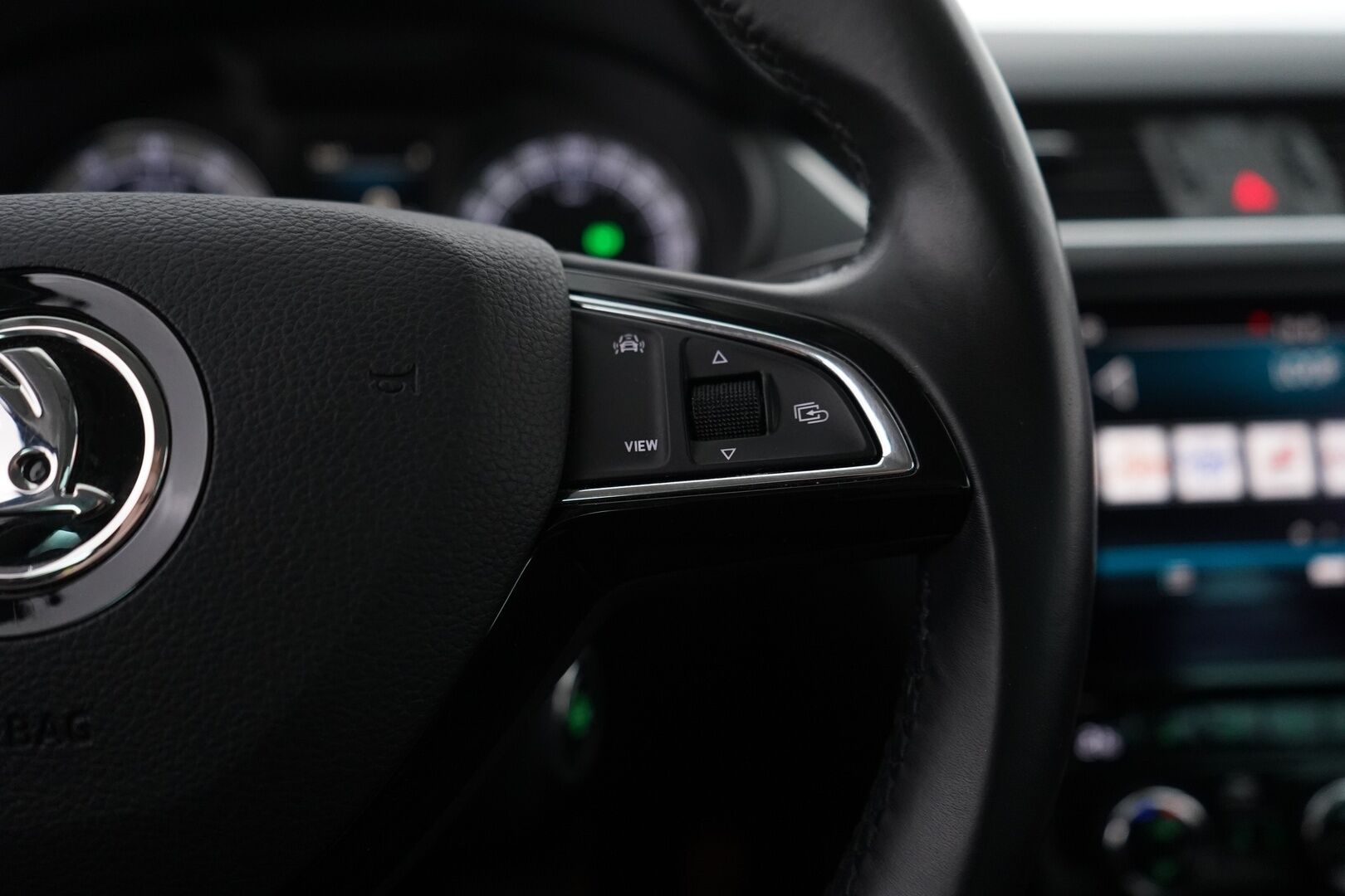 Skoda Octavia 2020 1.5 TSI Combi G-TEC Style BusinessLine DSG Autom. *ACC / Webasto / P.Kamera / Ambient / Vetokoukku* - Suomi-auto / Kahdet renkaat alumiinivantein / Viimeisin huolto 3/25 / Hyvä huoltohistoria