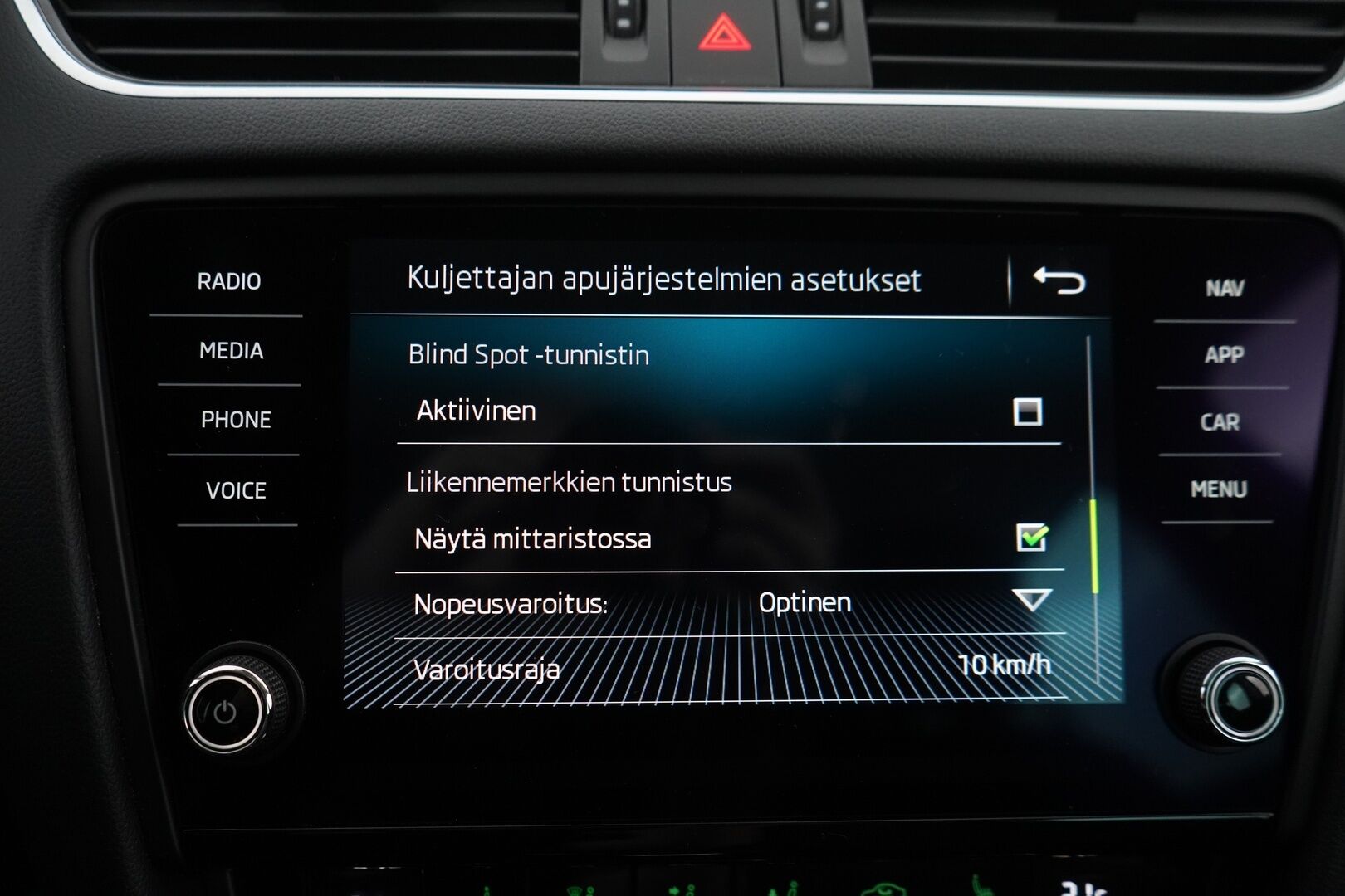 Skoda Octavia 2020 1.5 TSI Combi G-TEC Style BusinessLine DSG Autom. *ACC / Webasto / P.Kamera / Ambient / Vetokoukku* - Suomi-auto / Kahdet renkaat alumiinivantein / Viimeisin huolto 3/25 / Hyvä huoltohistoria
