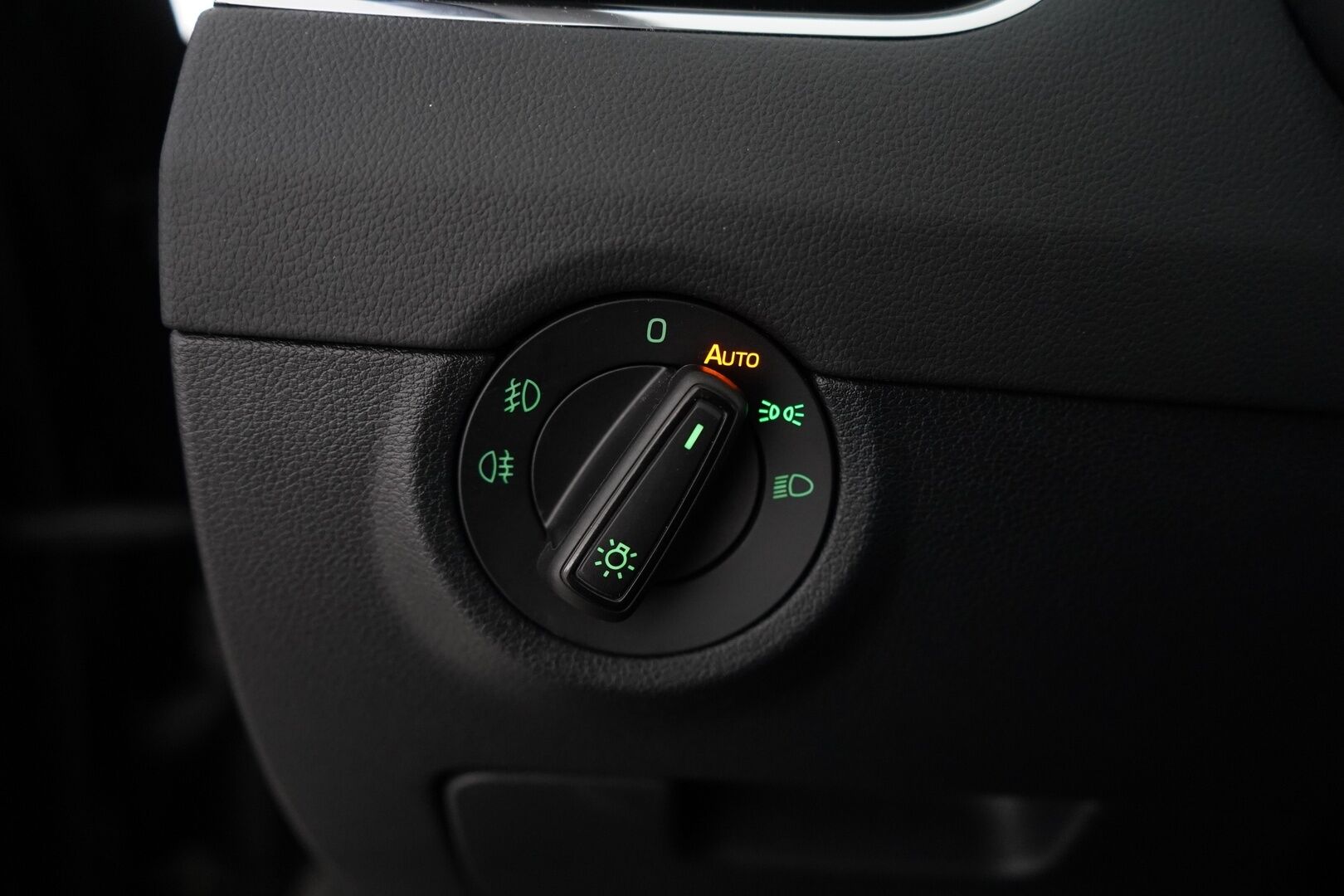 Skoda Octavia 2020 1.5 TSI Combi G-TEC Style BusinessLine DSG Autom. - ACC | Webasto | Kamera | Ambient | Vetokoukku | Suomi-auto | Kahdet renkaat alumiinivantein | Viimeisin huolto 3/26 | Hyvä huoltohistoria 