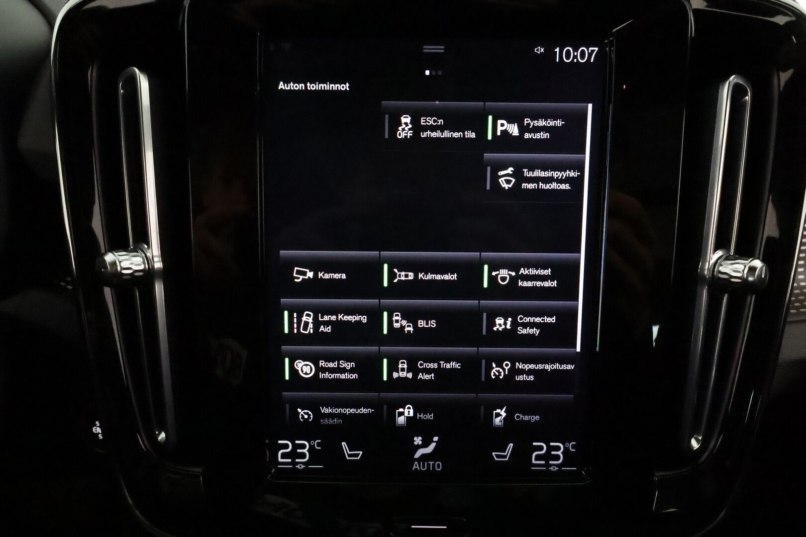 Volvo XC40 2021 T5 TwE Business R-Design aut **ACC / Full LED / 360° / H&K / Panorama / Muistipenkki / BLIS / Nahka-Alcantara / Webasto** - 3,99 % KORKOTARJOUS TÄHÄN AUTOON 14.9. ASTI! - Kahdet renkaat aluvanteilla / Merkkihuollettu