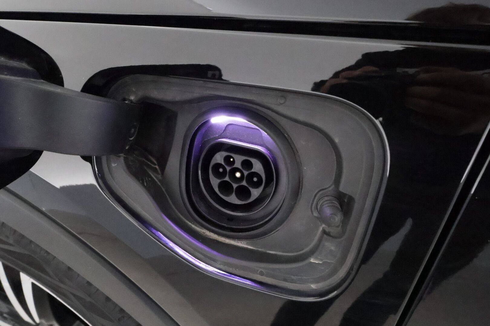 Volvo XC40 2021 T5 TwE Business R-Design aut **ACC / Full LED / 360° / H&K / Panorama / Muistipenkki / BLIS / Nahka-Alcantara / Webasto** - 3,99 % KORKOTARJOUS TÄHÄN AUTOON 14.9. ASTI! - Kahdet renkaat aluvanteilla / Merkkihuollettu